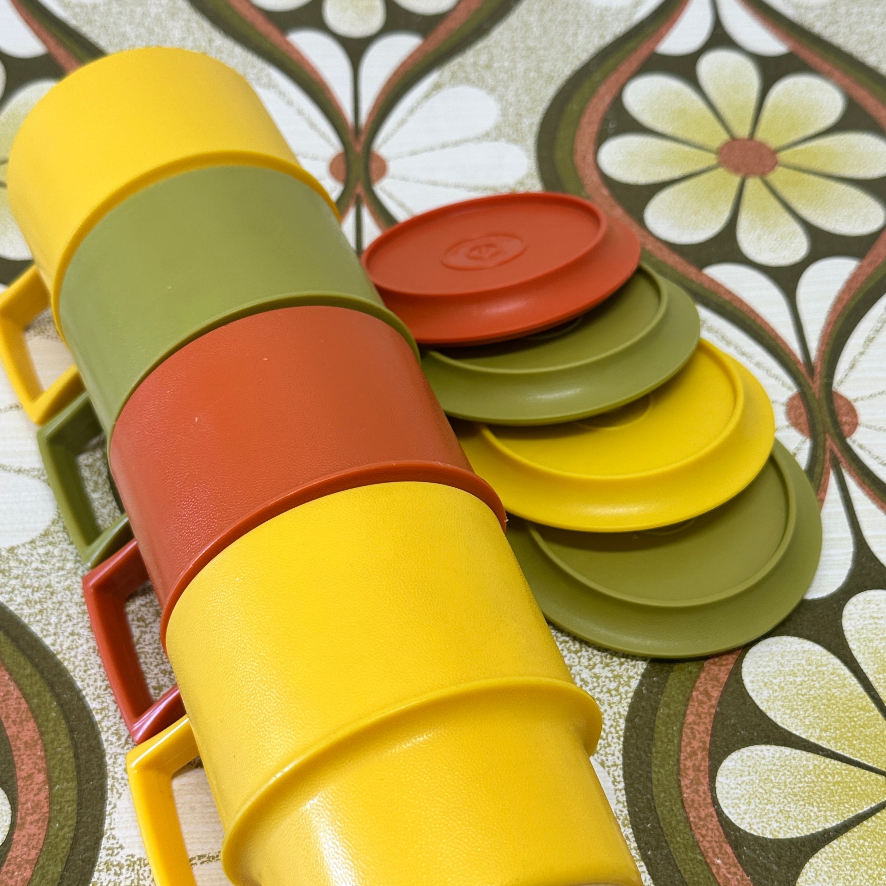 Set of Four Vintage TUPPERWARE Cups & Lids