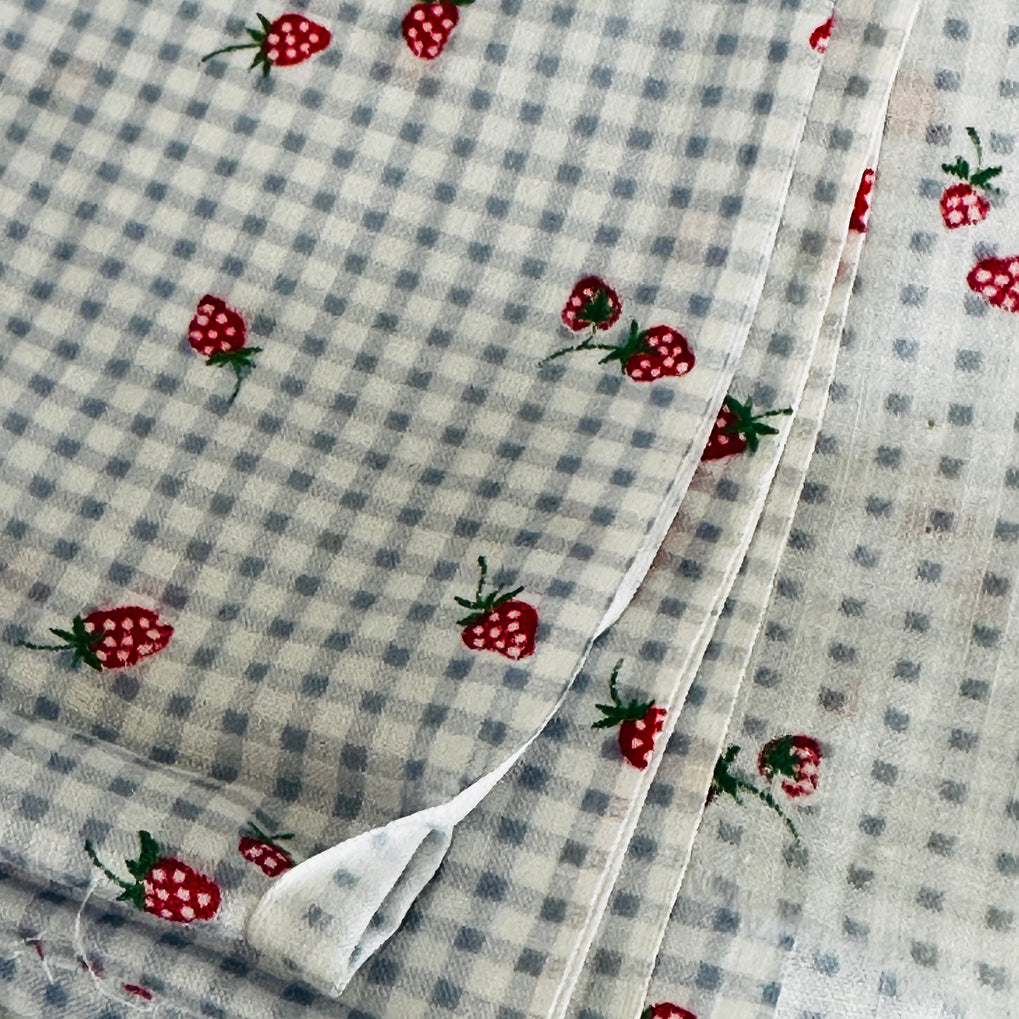 140cms Vintage Lightweight Strawberry Fabric
