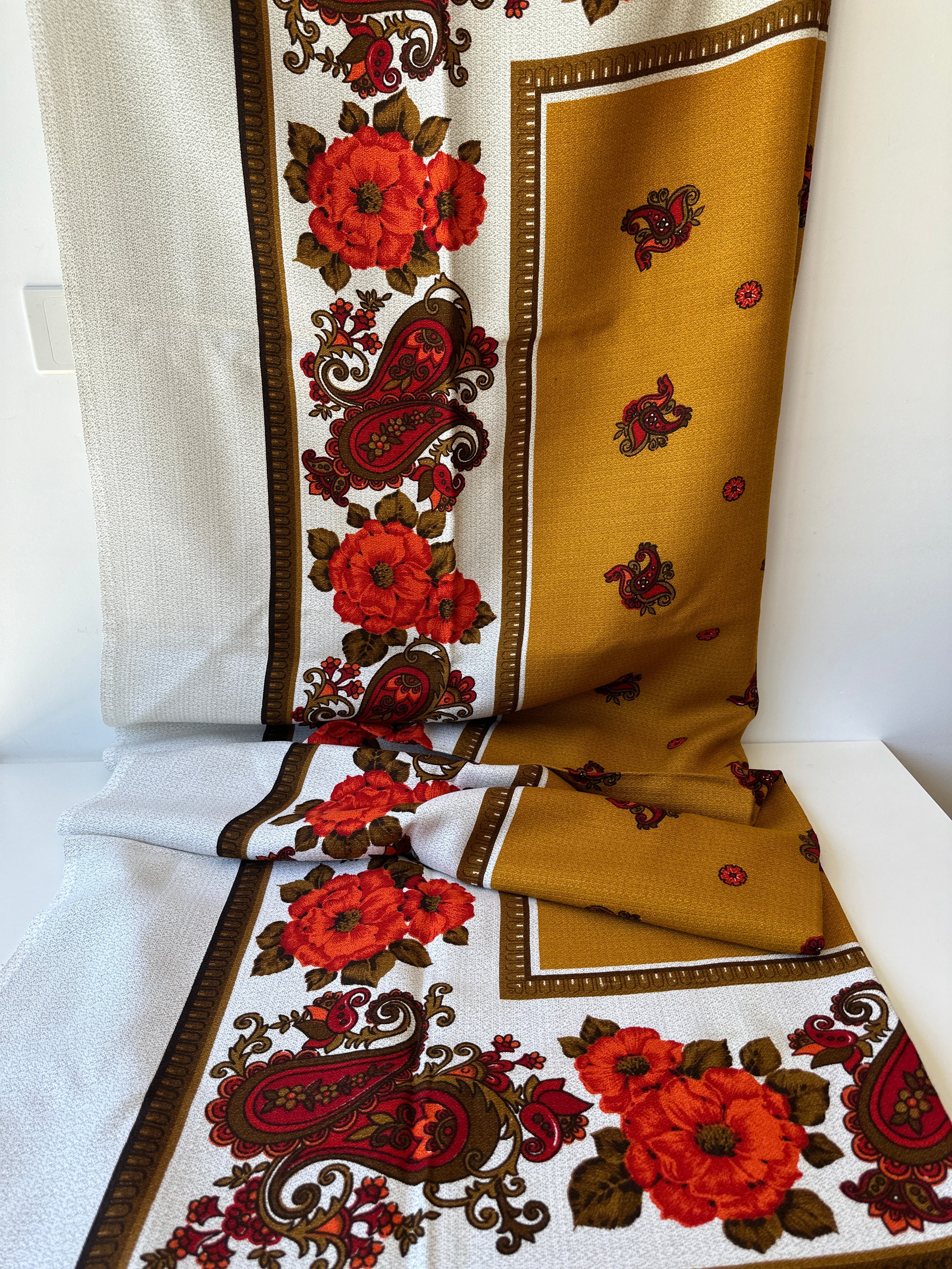 UNUSED Vintage Large Table Cloth RETRO