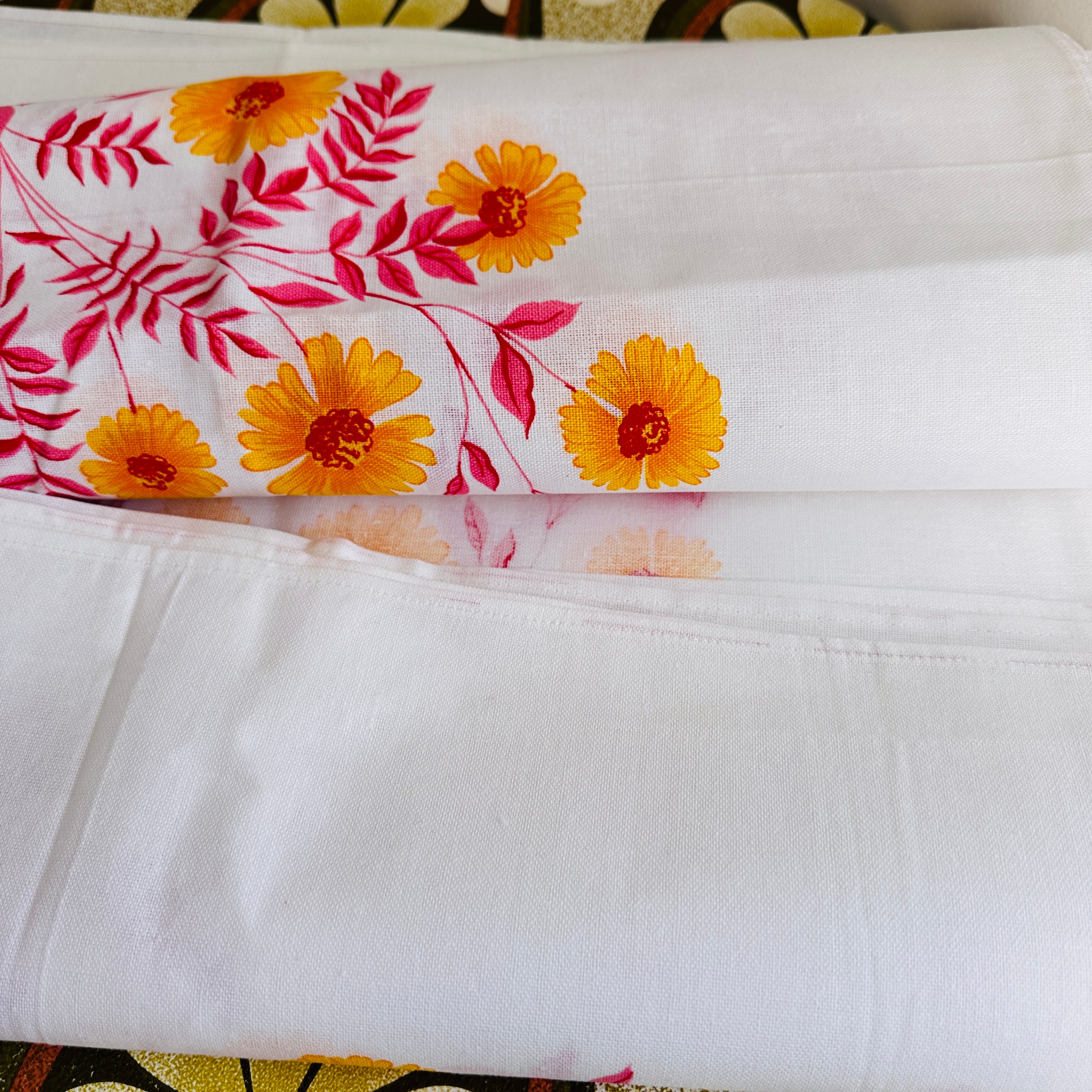 Stunning Unused Vintage Napkins x 12