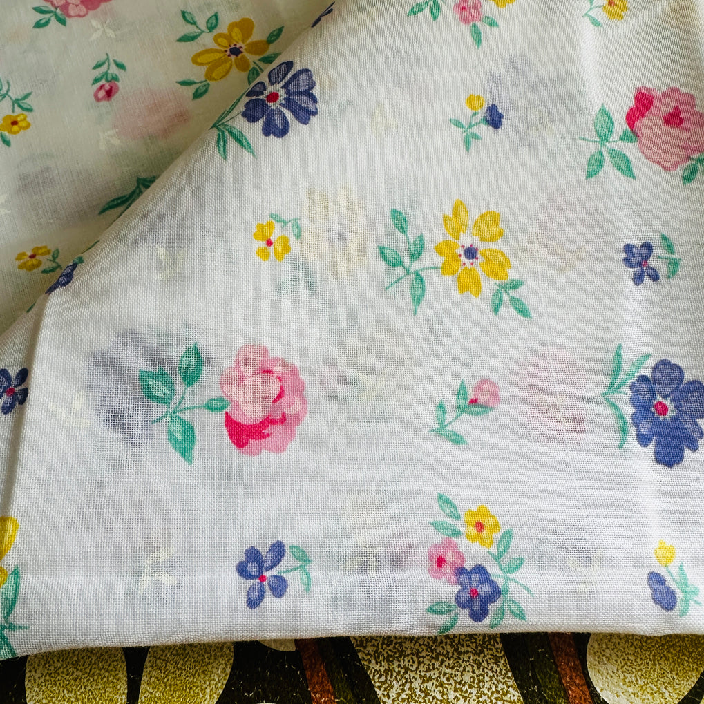 UNUSED Sheet Fabric Pretty Floral