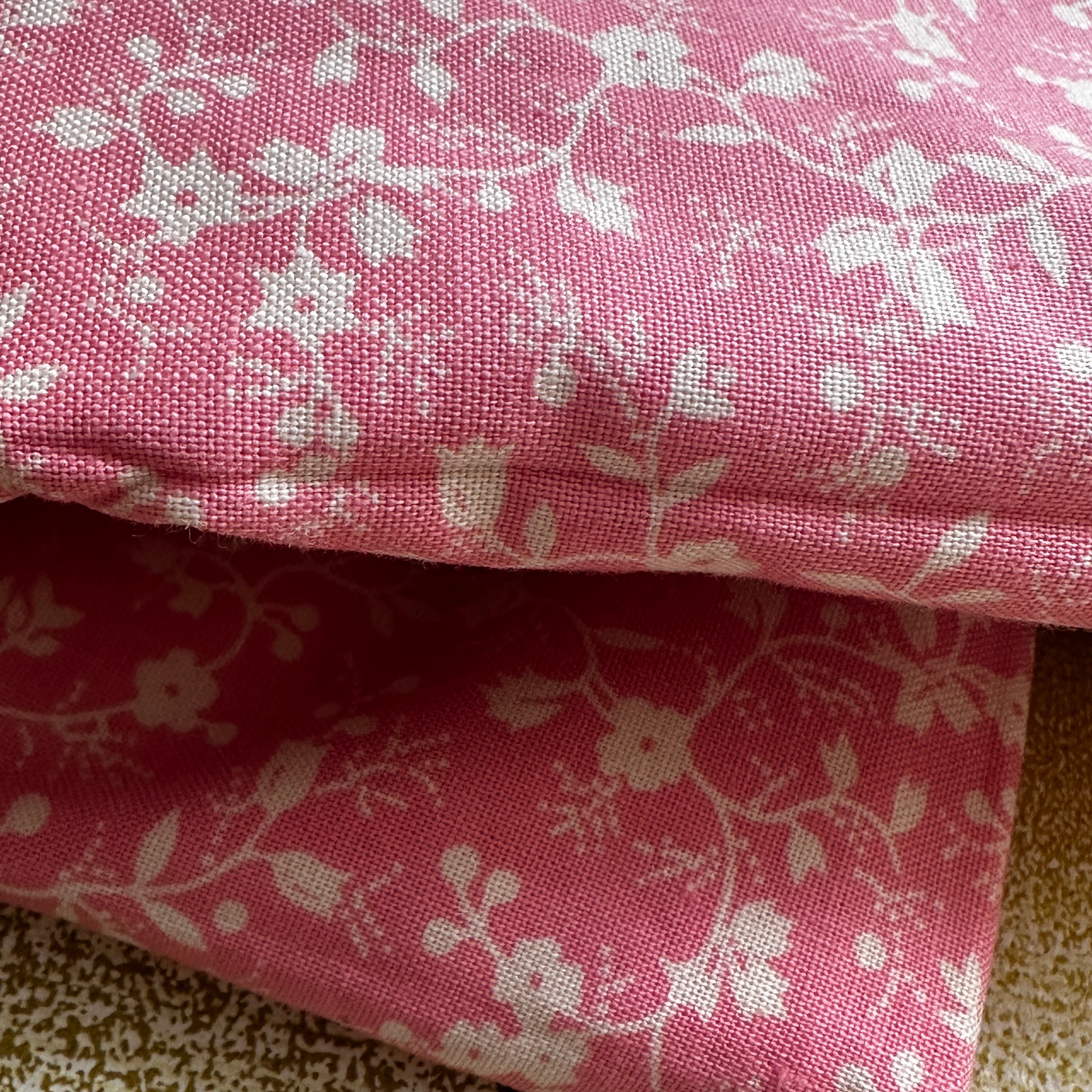 200cms Pretty Pink & White Quilting Fabric