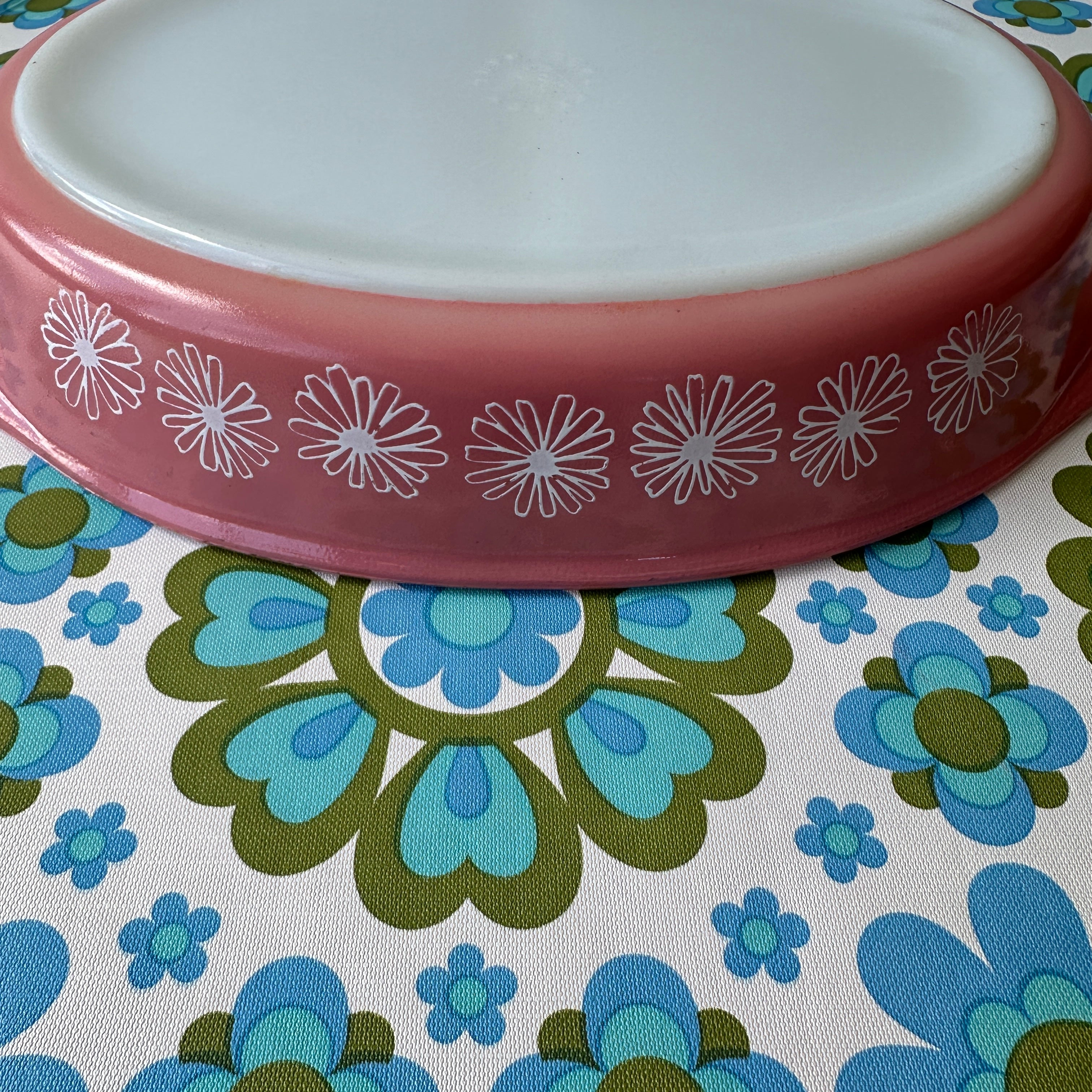 JaJ Pyrex Pink Daisy Gaiety Caserole OVAL