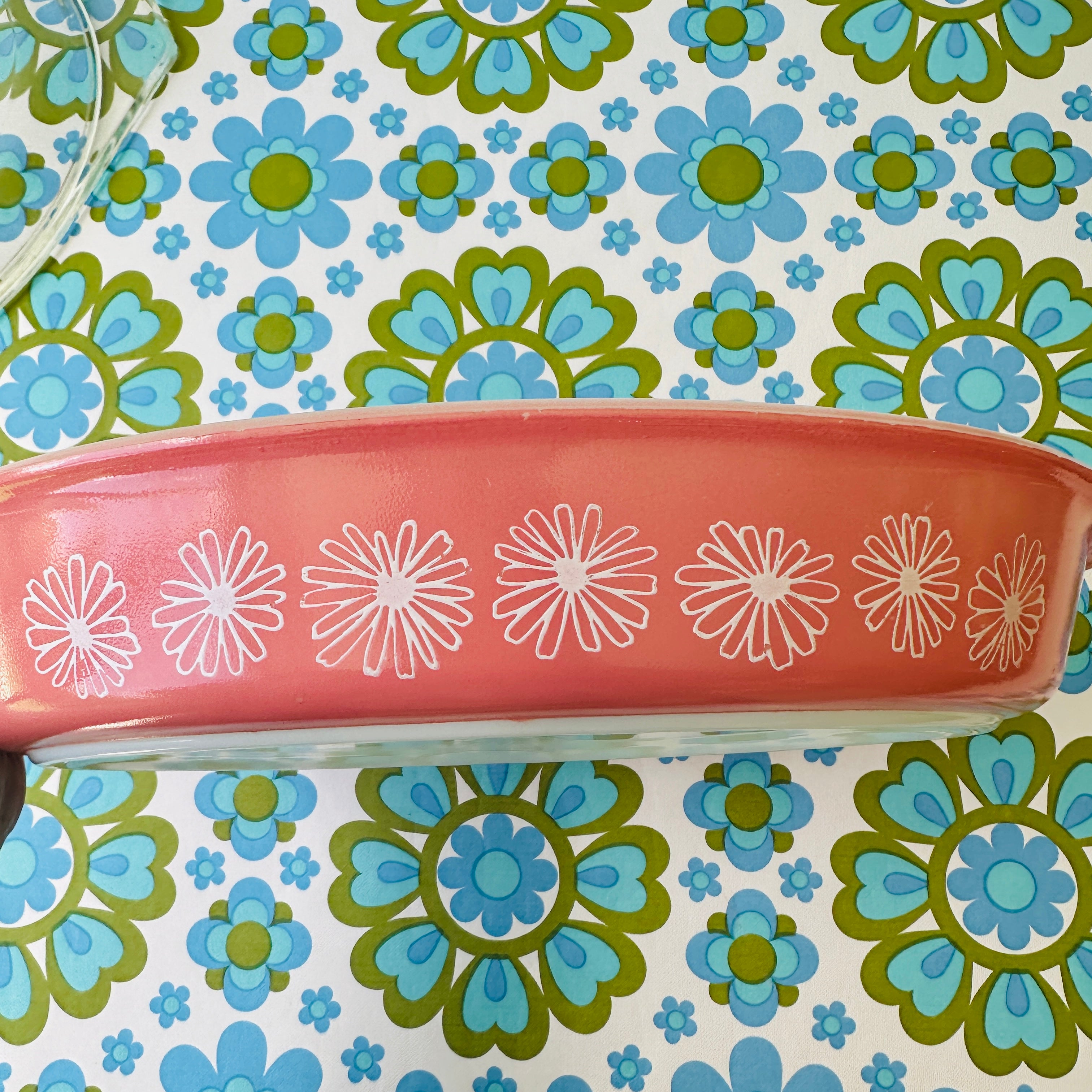 JaJ Pyrex Pink Daisy Gaiety Caserole OVAL