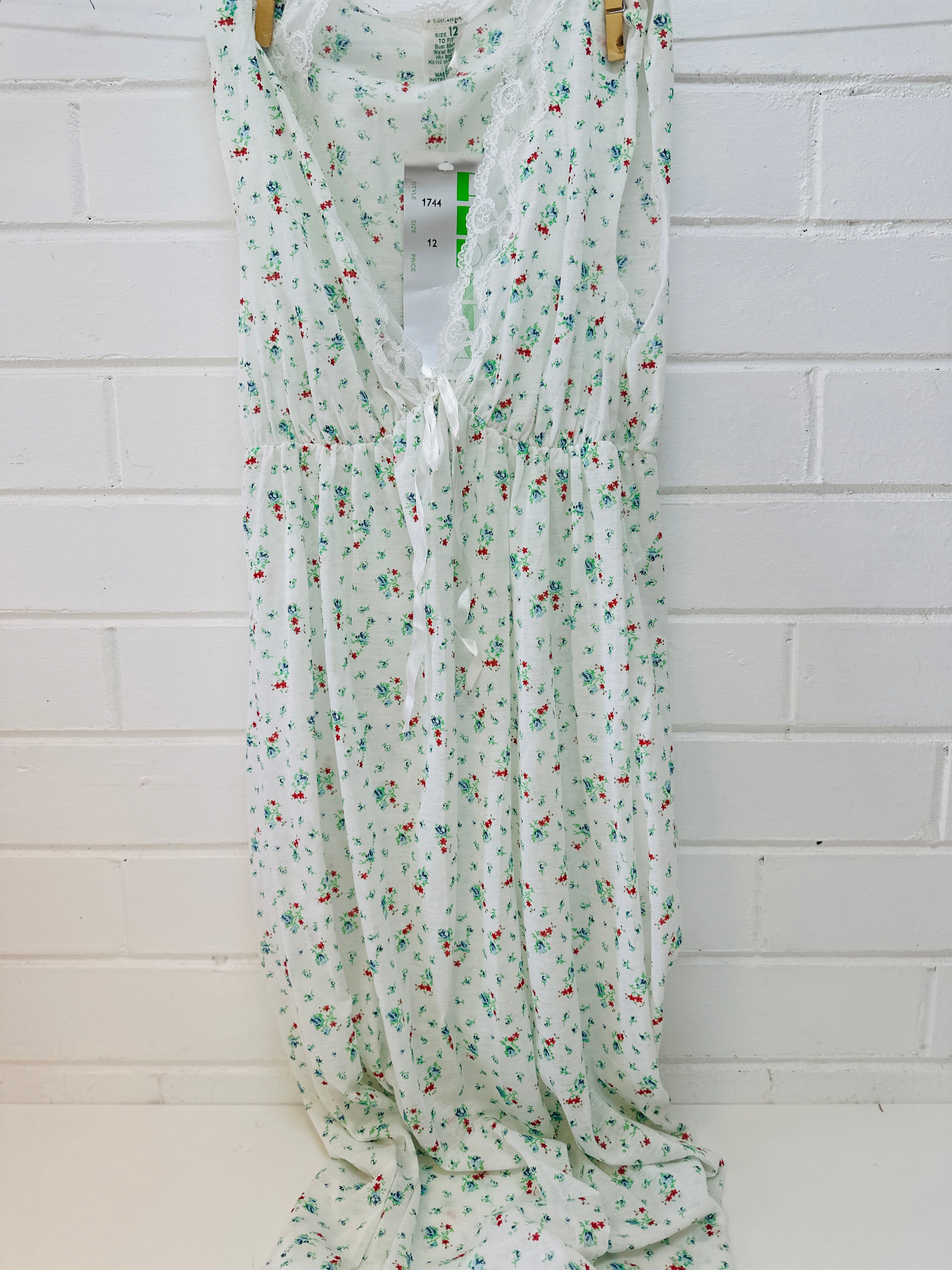Beautiful Vintage W Tags Retro Nightie & Robe