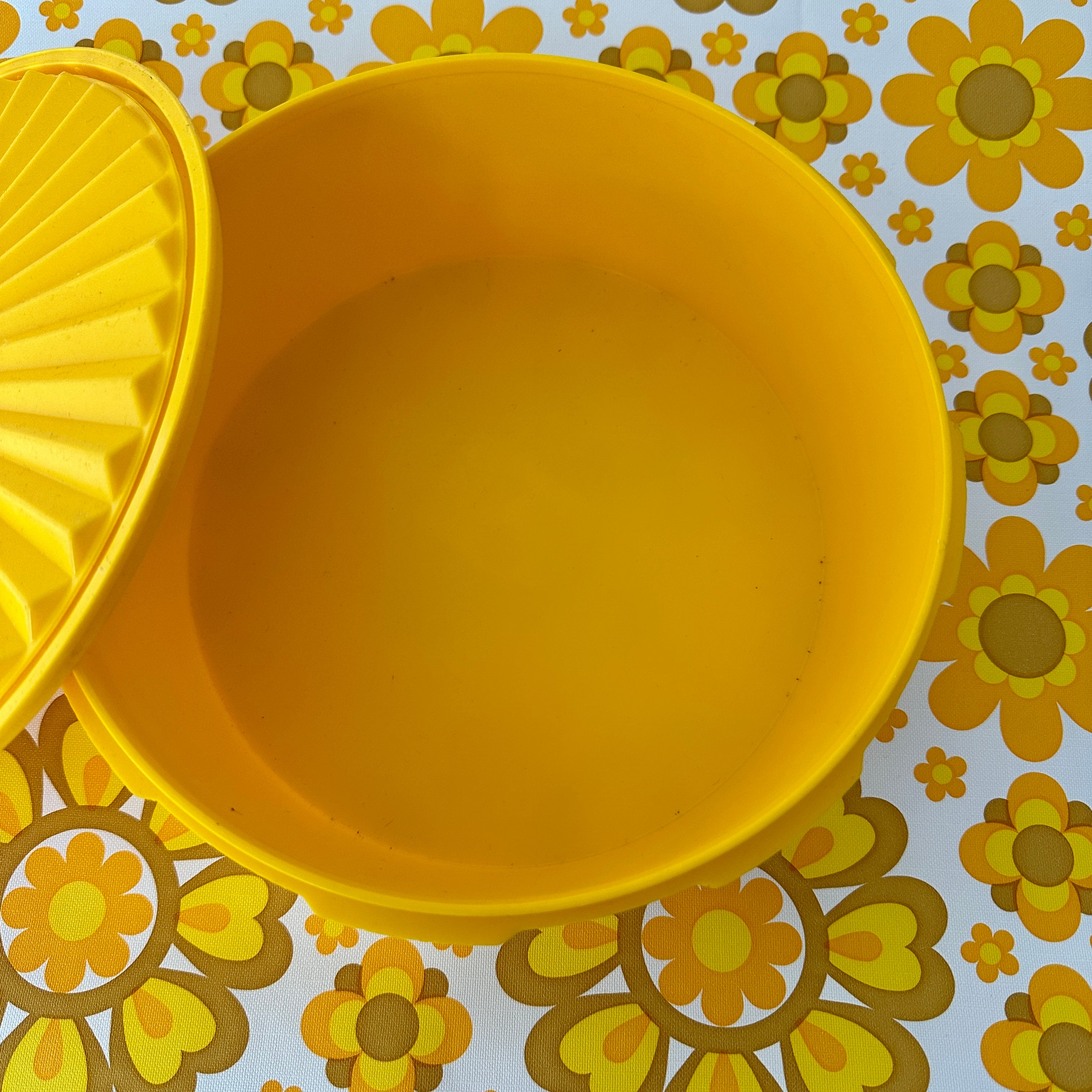 Yellow LARGE Round RETRO Tupperware Container