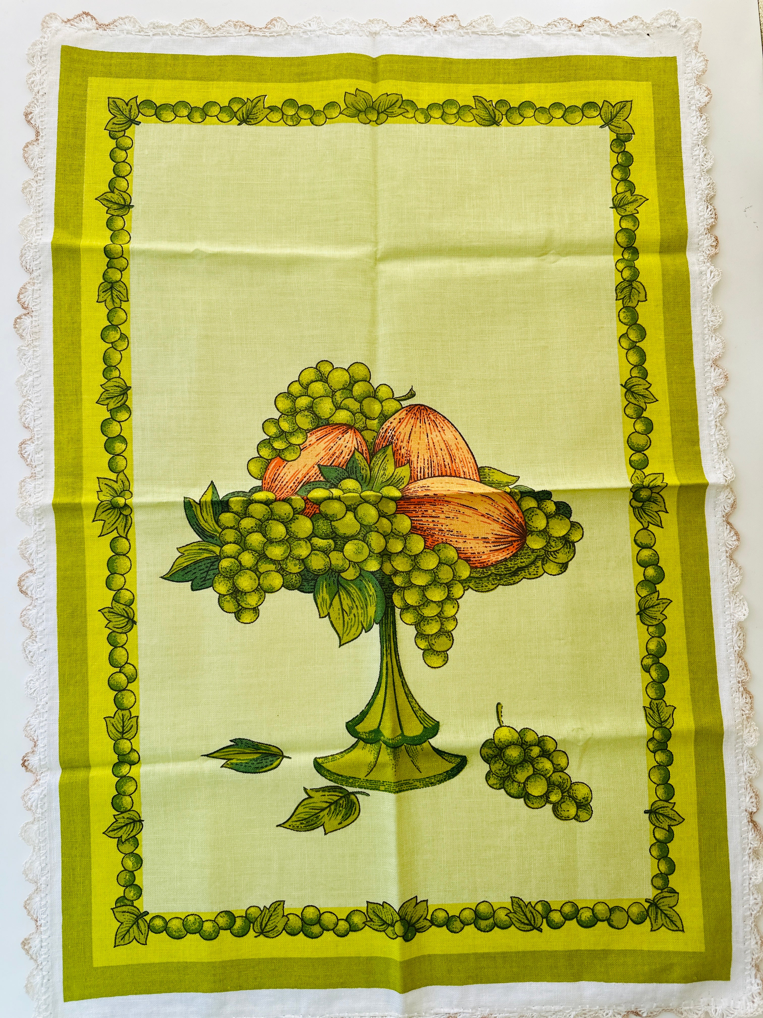 CRISP Unused Vintage Tea Towel Embroidered Edge