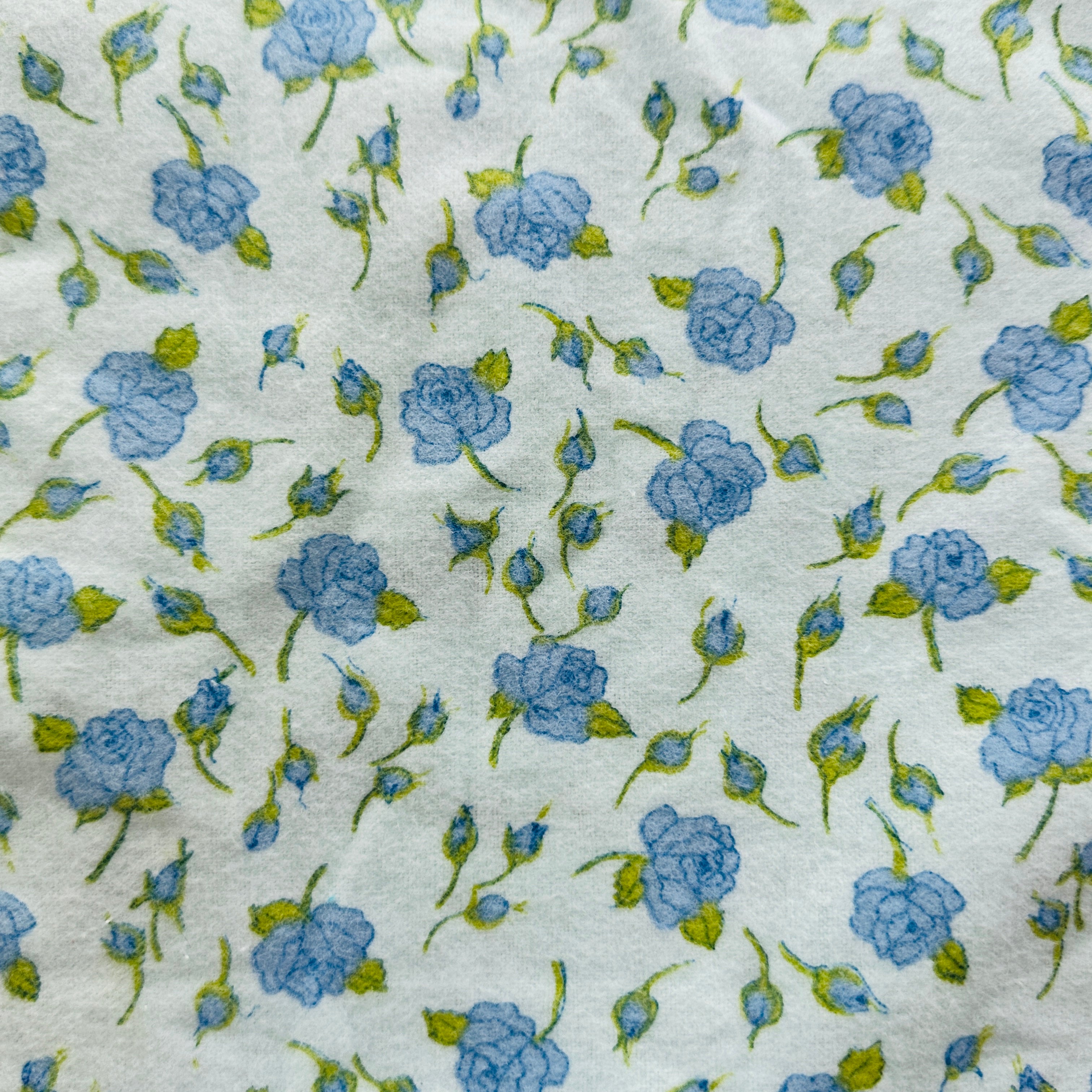 275cms Blue Crisp Vintage Flannelette Fabric ROSES