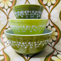 Pyrex Nesting Bowl Set of Three VINTAGE