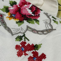 Unused Embroidered Vintage Tablecloth Serviettes