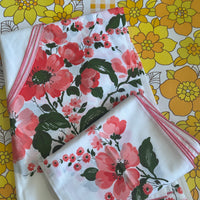 UNUSED Vintage Round Tablecloth & Napkins FLORAL