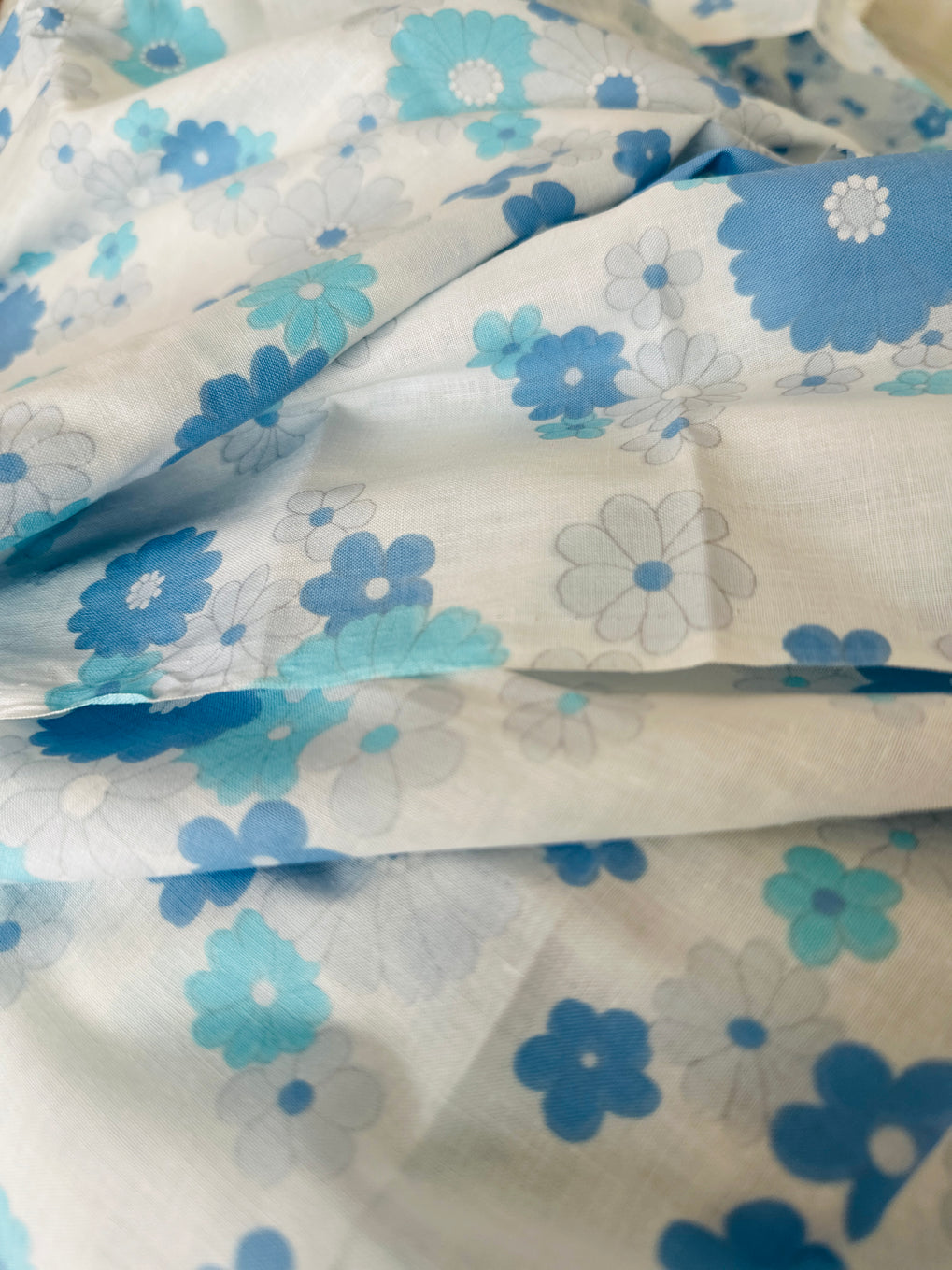 440cm Blue Retro Daisy Vintage Cotton Fabric