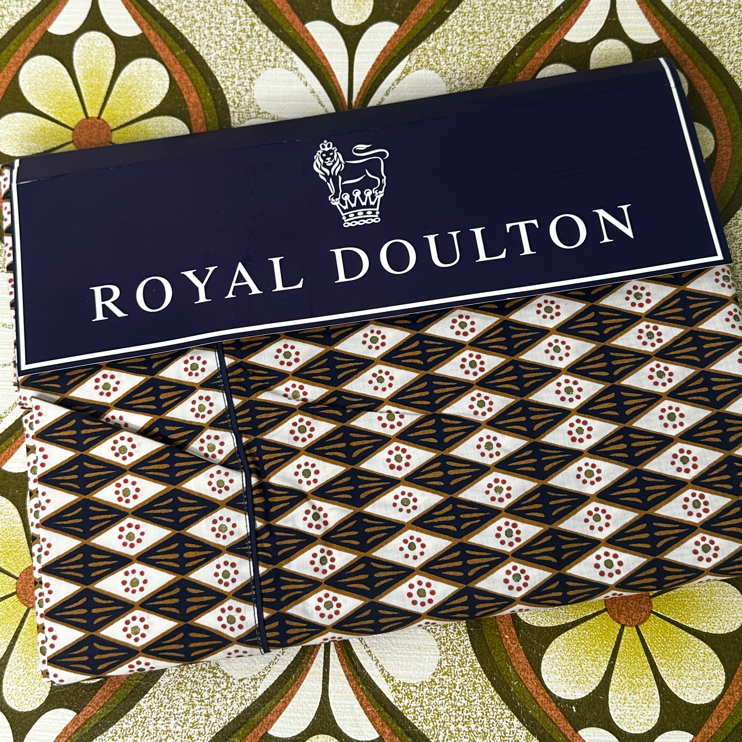 Royal Doulton Vintage Flat Sheet | Geometric Retro Pattern