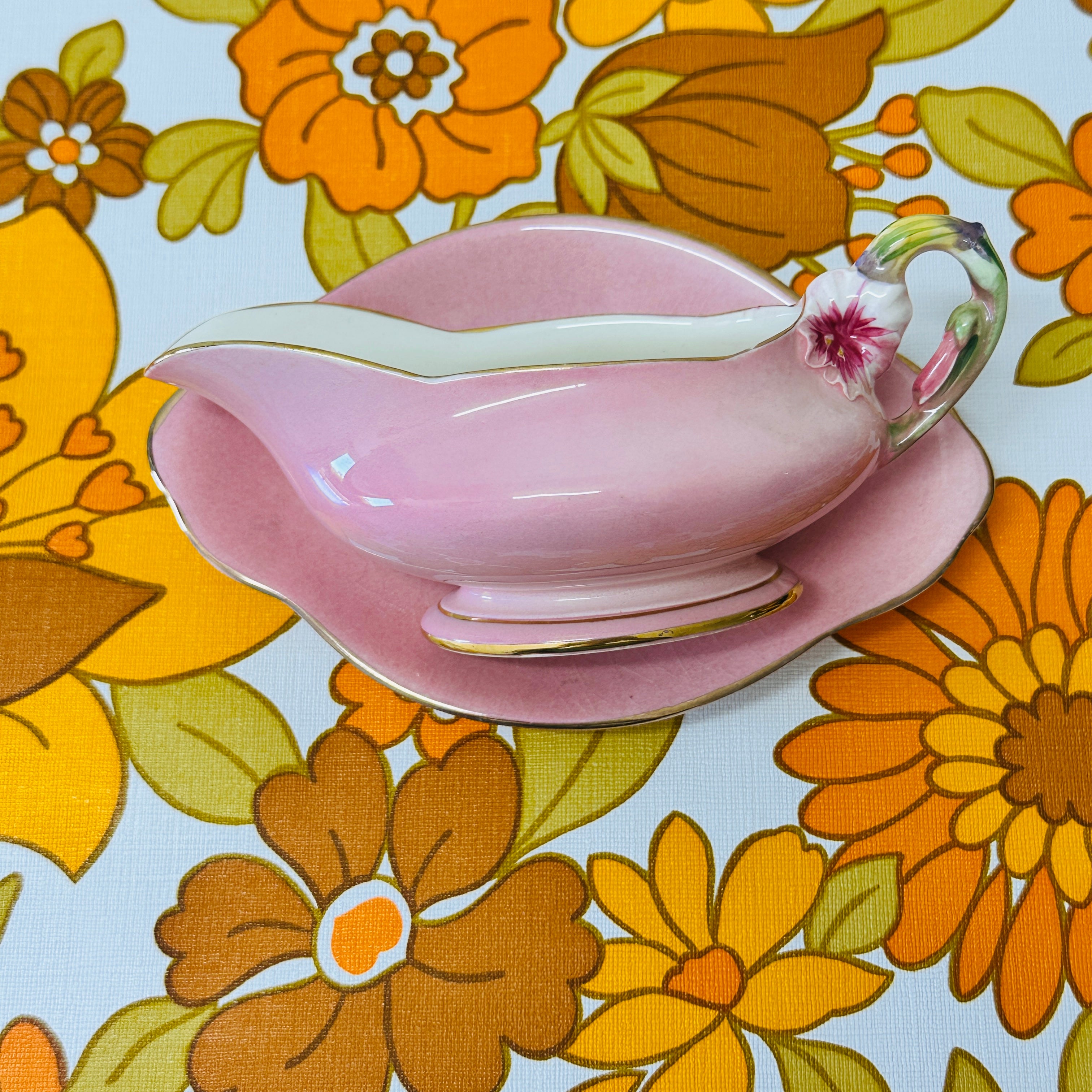 ROYAL Winton Gravy Boat Pink PETUNIA