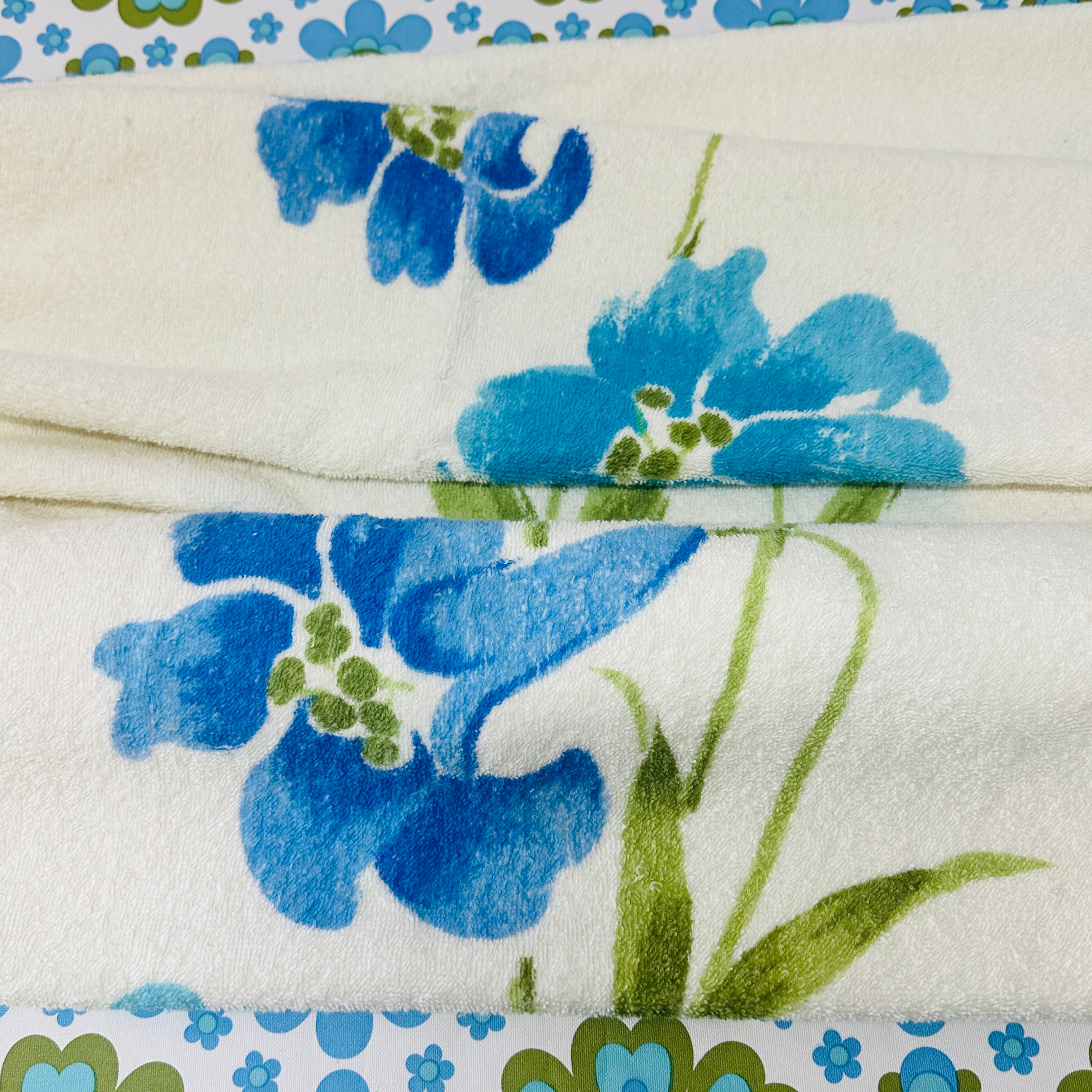 Pair of Vintage Floral Bath Towels