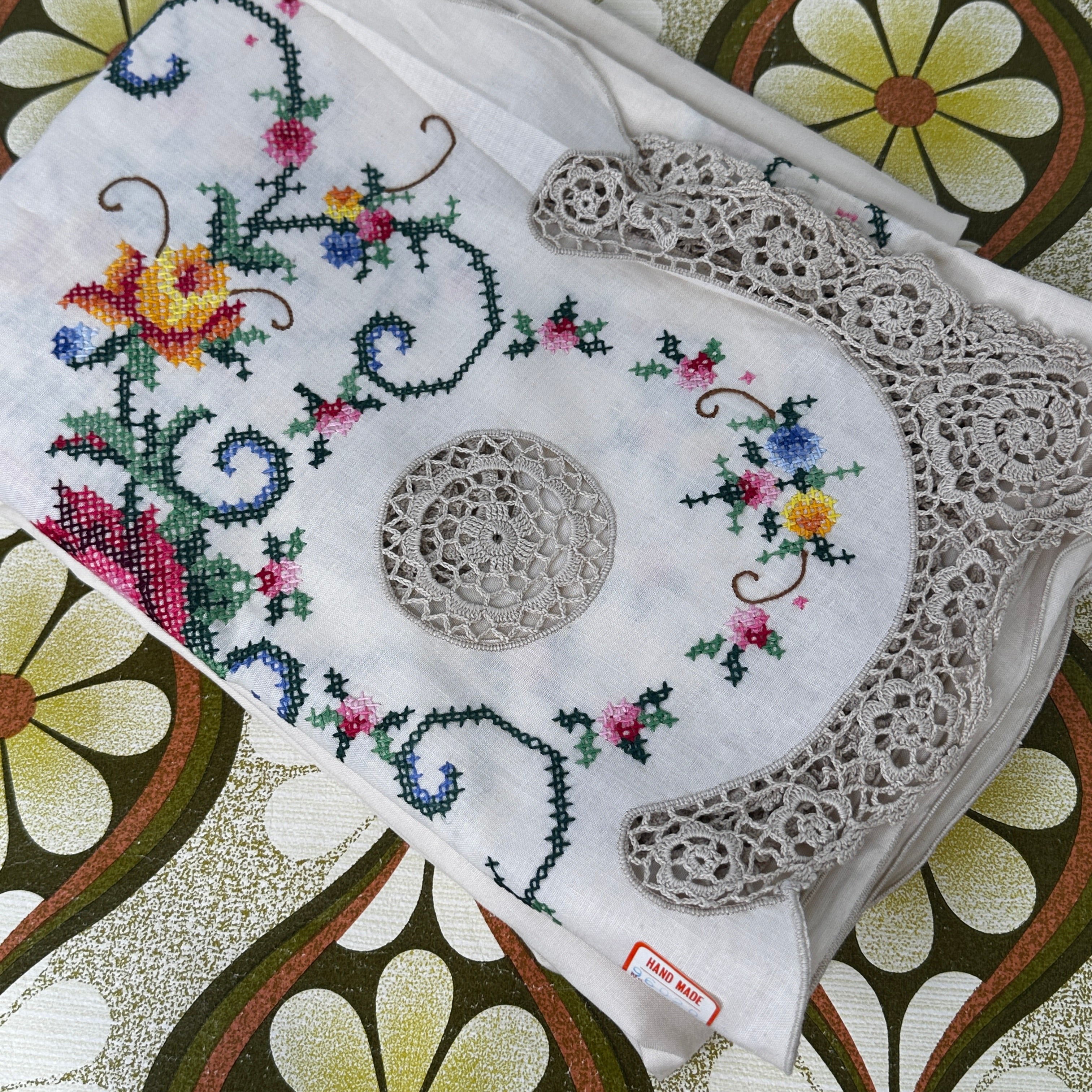 Vintage Handmade Linen Tablecloth | 250cm