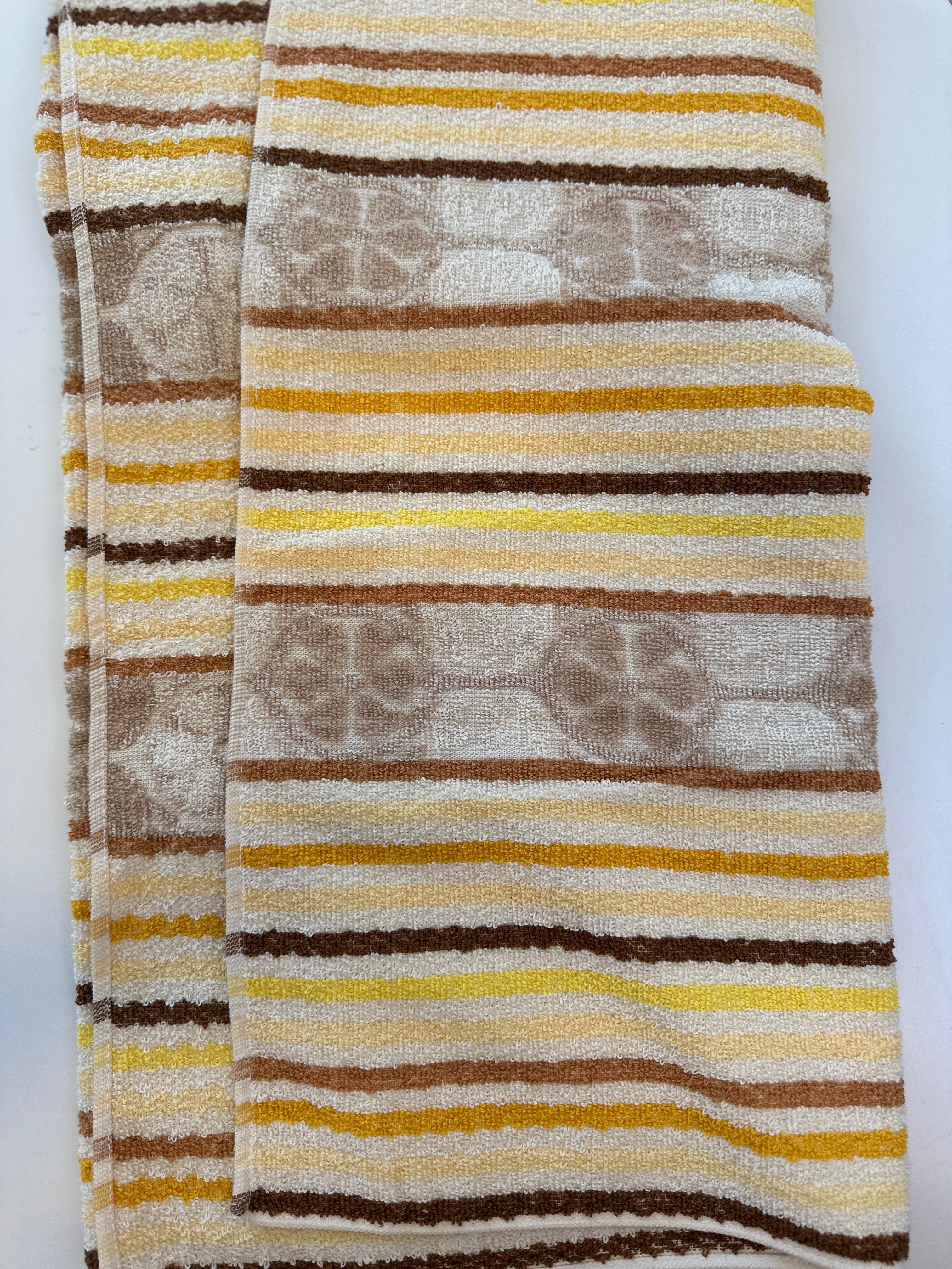 Brown UNUSED Retro Cotton Bath Towel