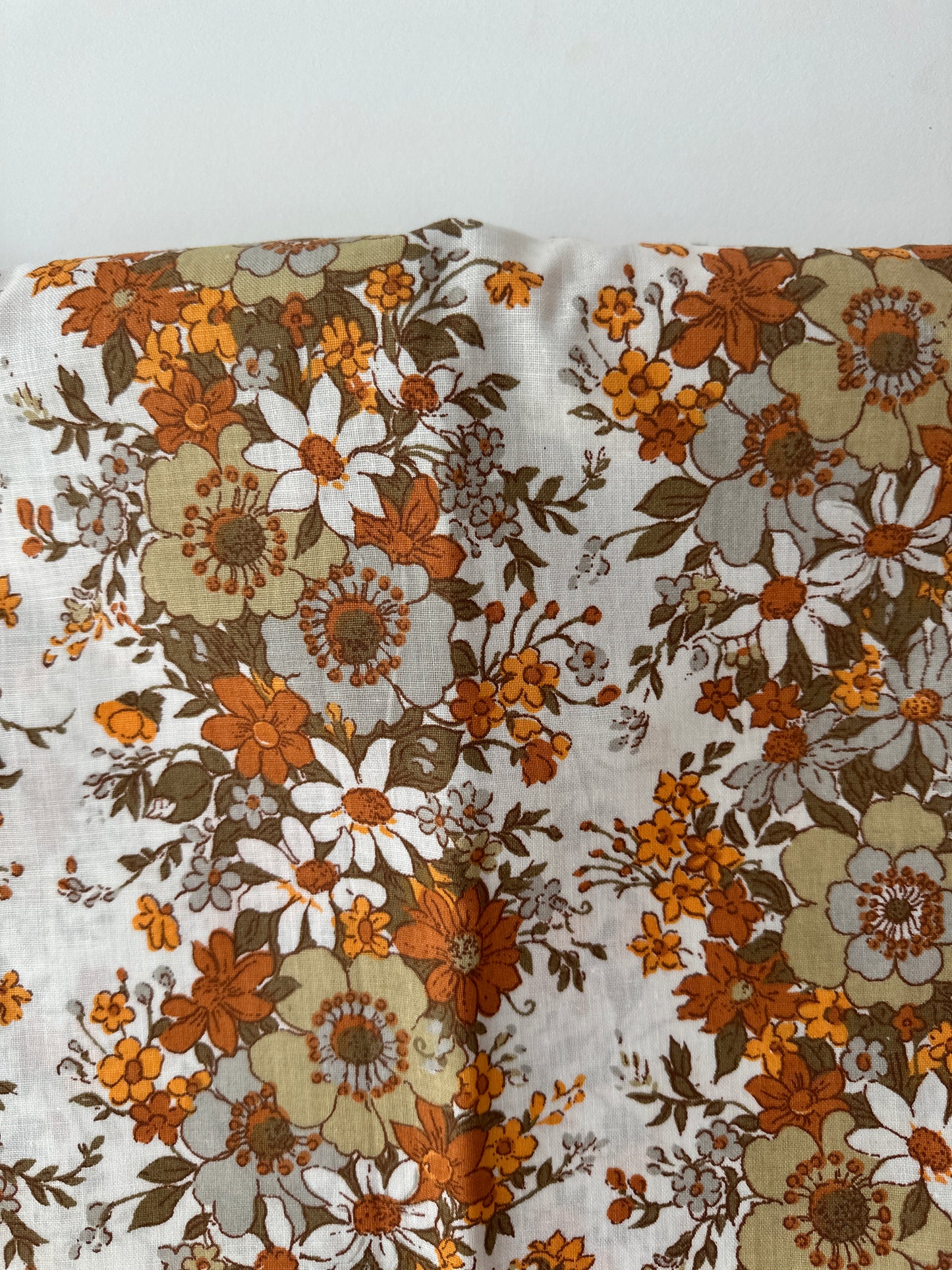 AS NEW Crisp Cotton Vintage Floral Pillow Case