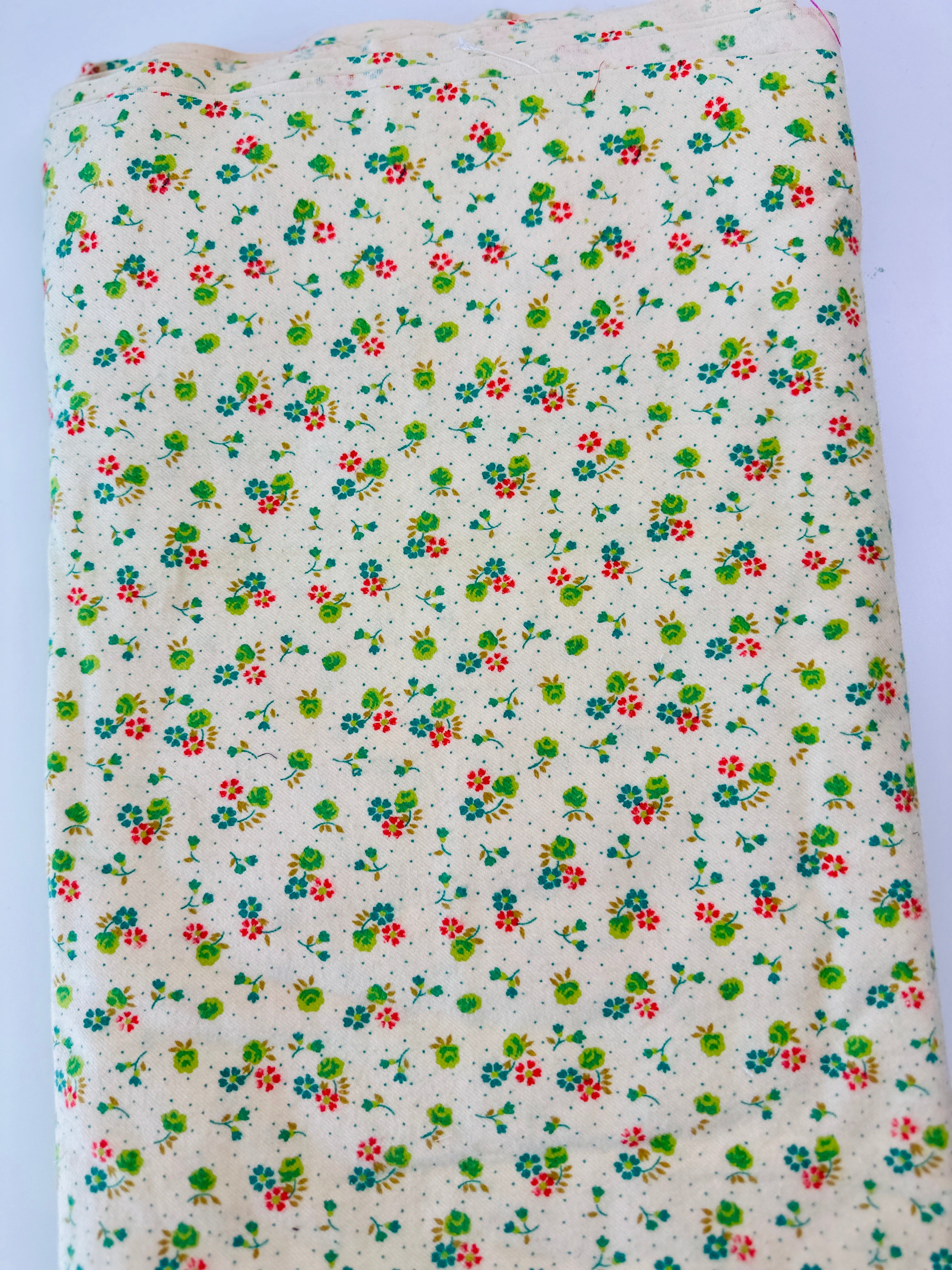 290cms Sweet Vintage Flannelette Green & Yellow Floral Fabric