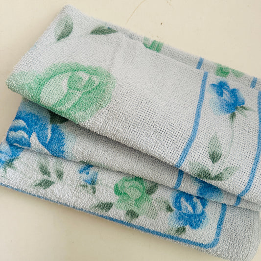 UNUSED Vintage Cotton Bath Towel Light Blue