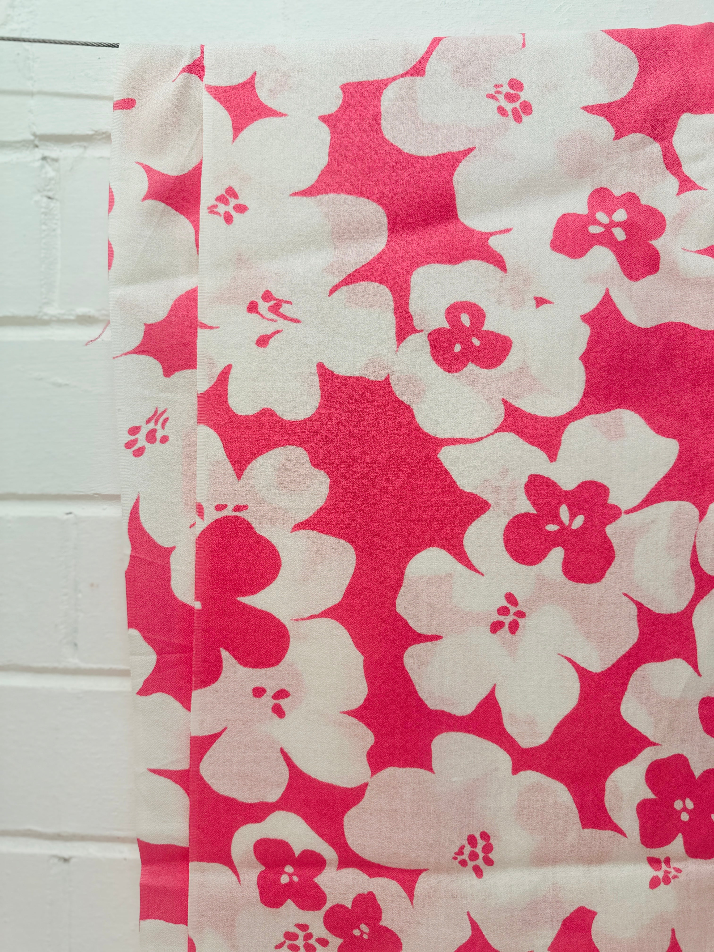 200cms Bold Large Pink Floral Fabric