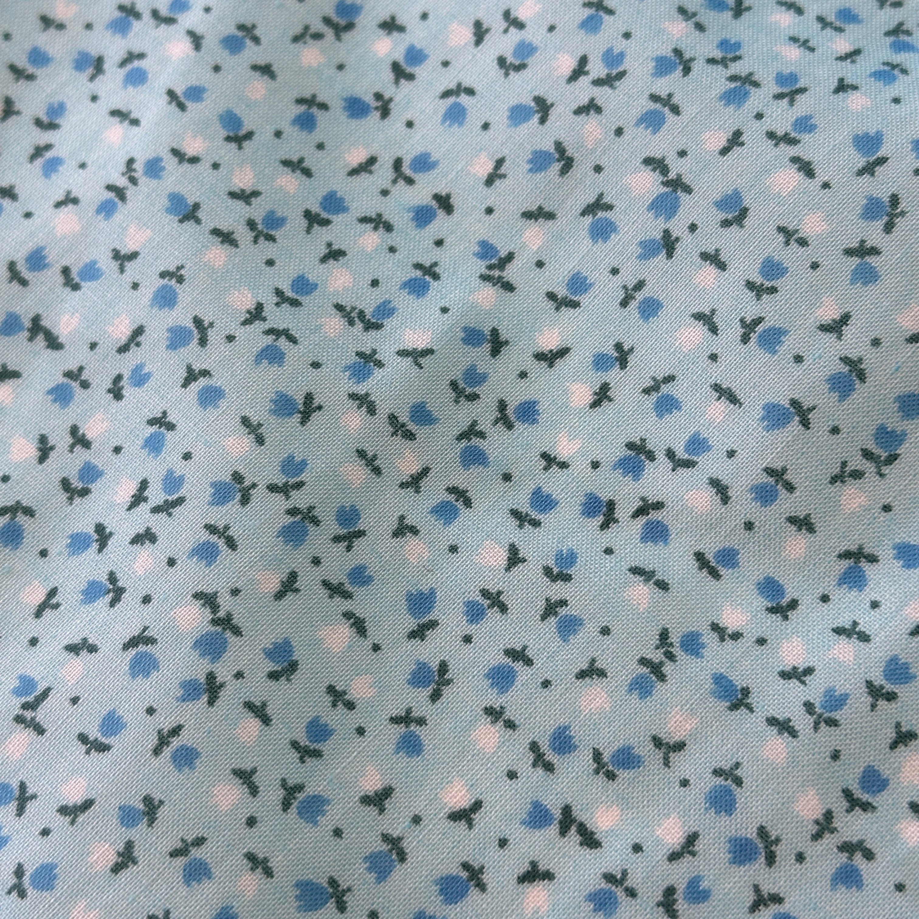 200cms Pretty Blue Floral Fabric Cotton Vintage