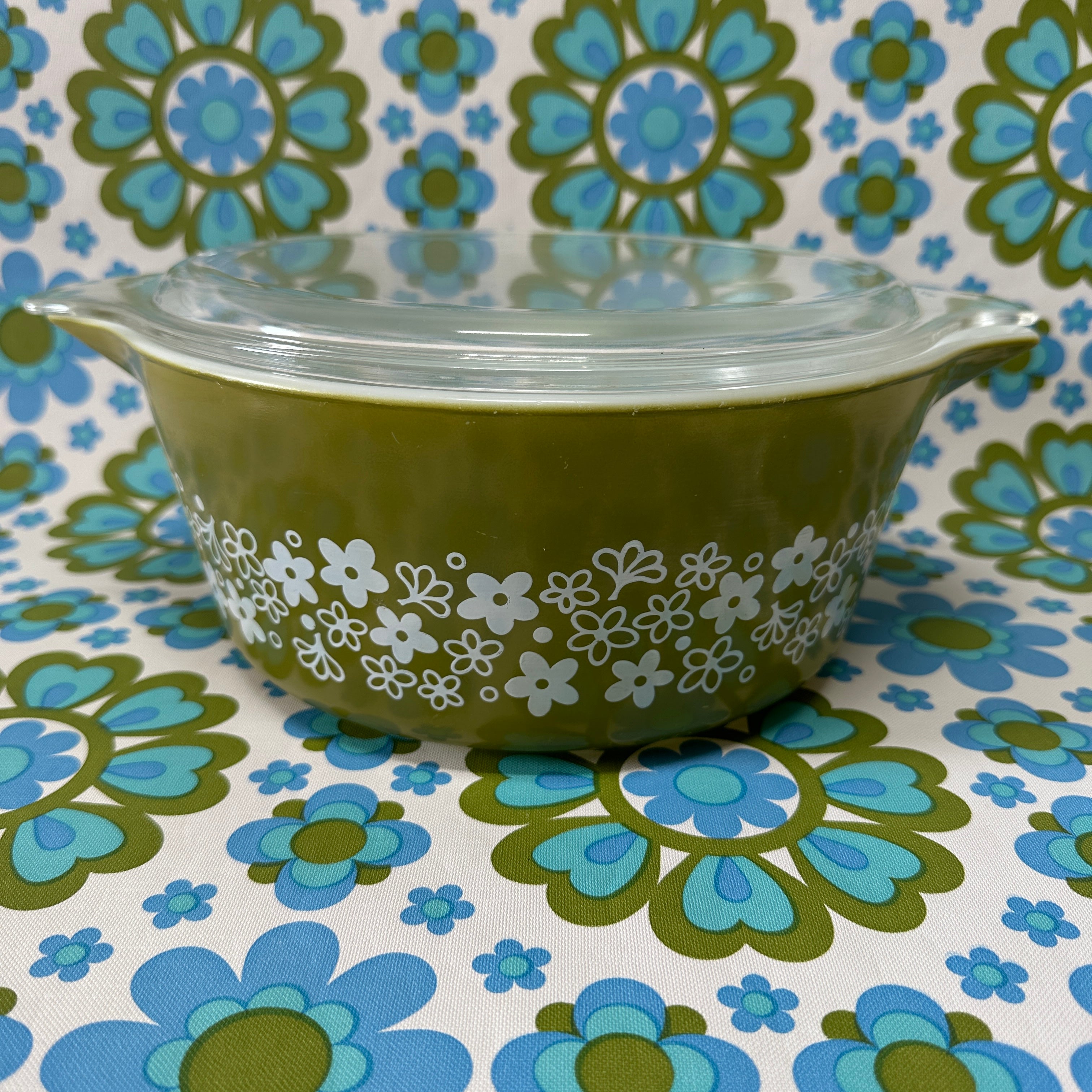 Vintage Green Retro Spring Blossom PYREX Large With Lid