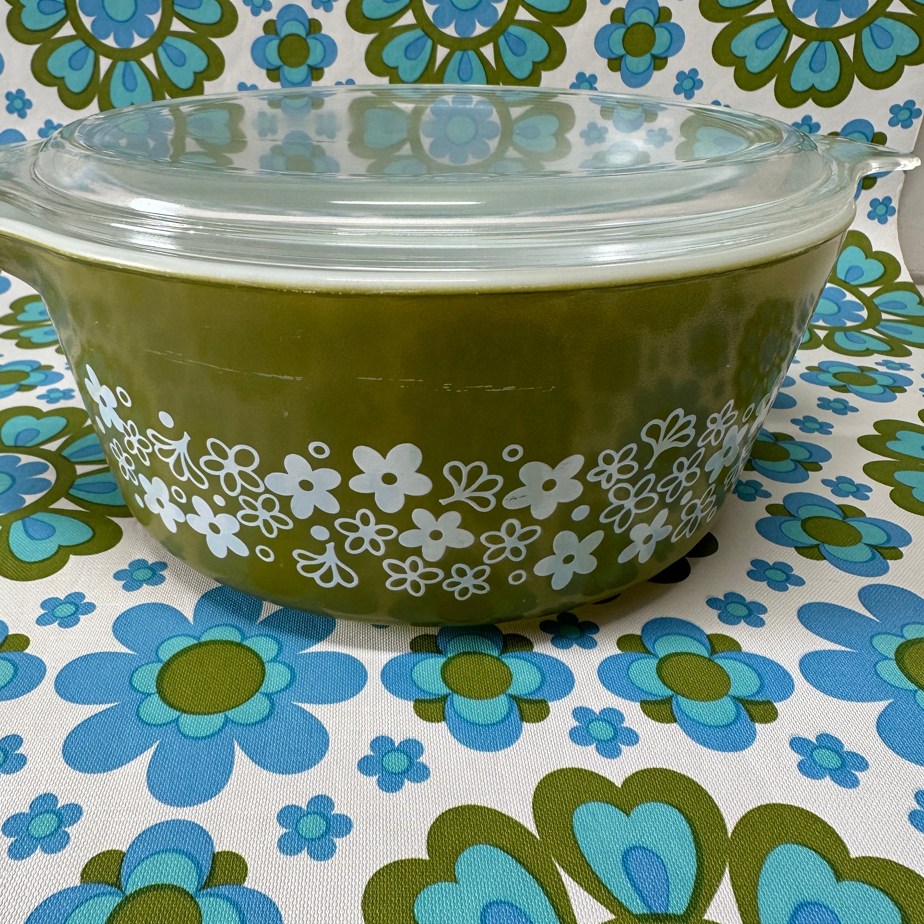 Vintage Green Retro Spring Blossom PYREX Large With Lid