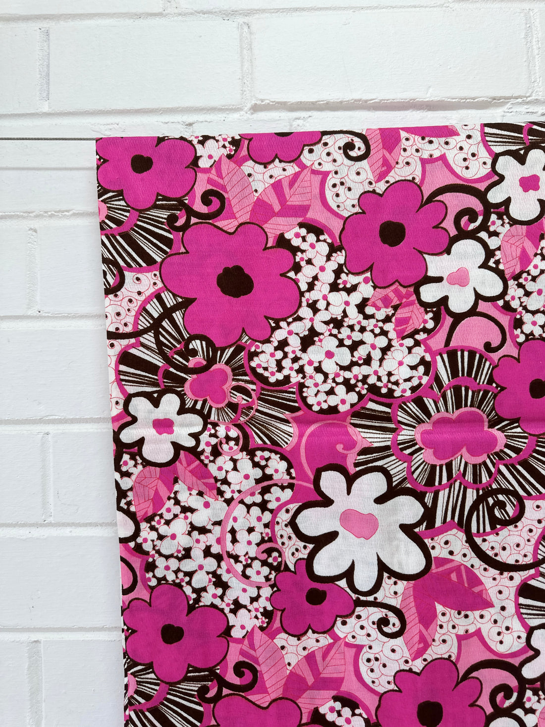 210cms Cute Large Bold Flower Power Fabric Vintage