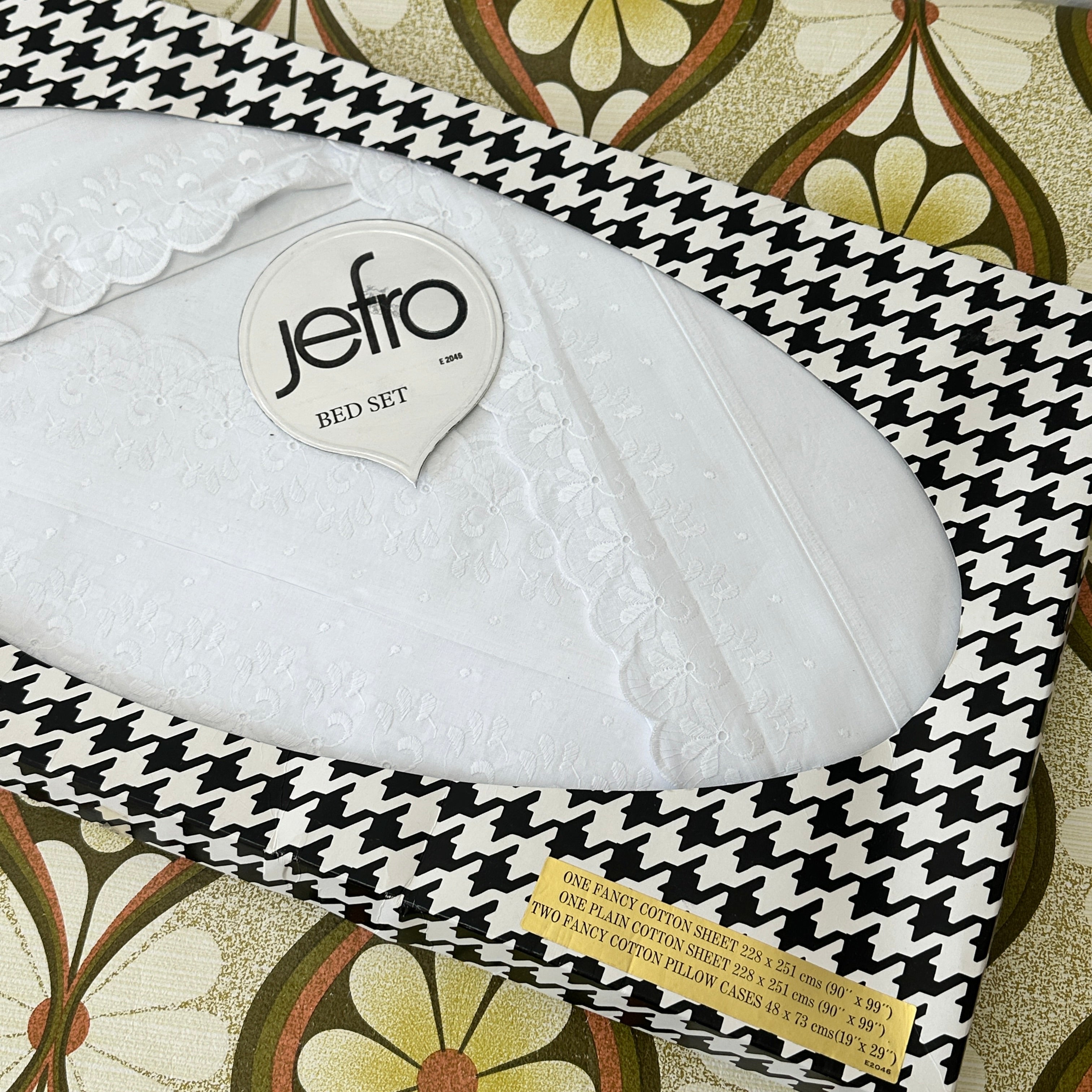 All Cotton Retro Boxed Bed Set Embroidered White
