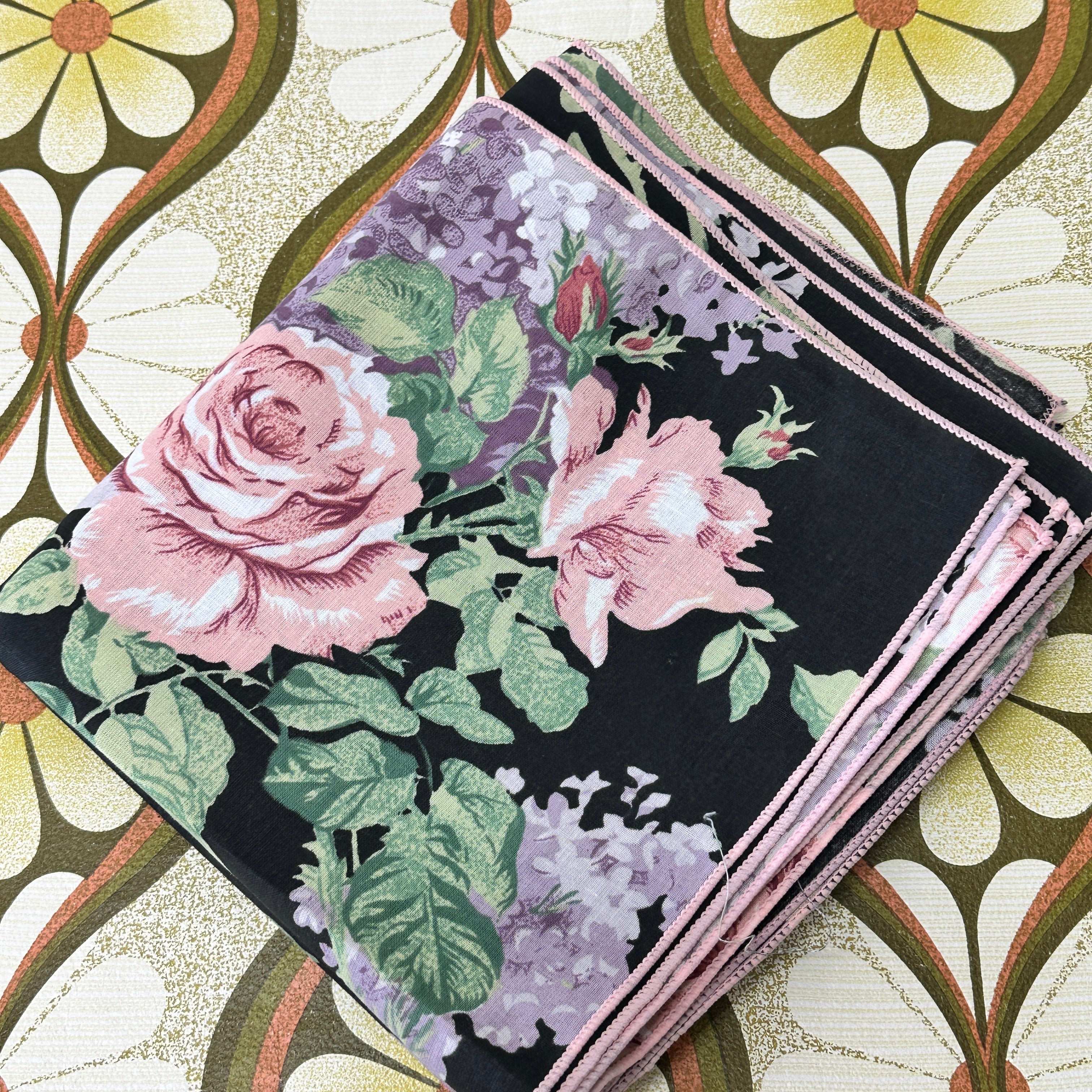 Gorgeous Set of UNUSED Napkins EIGHT