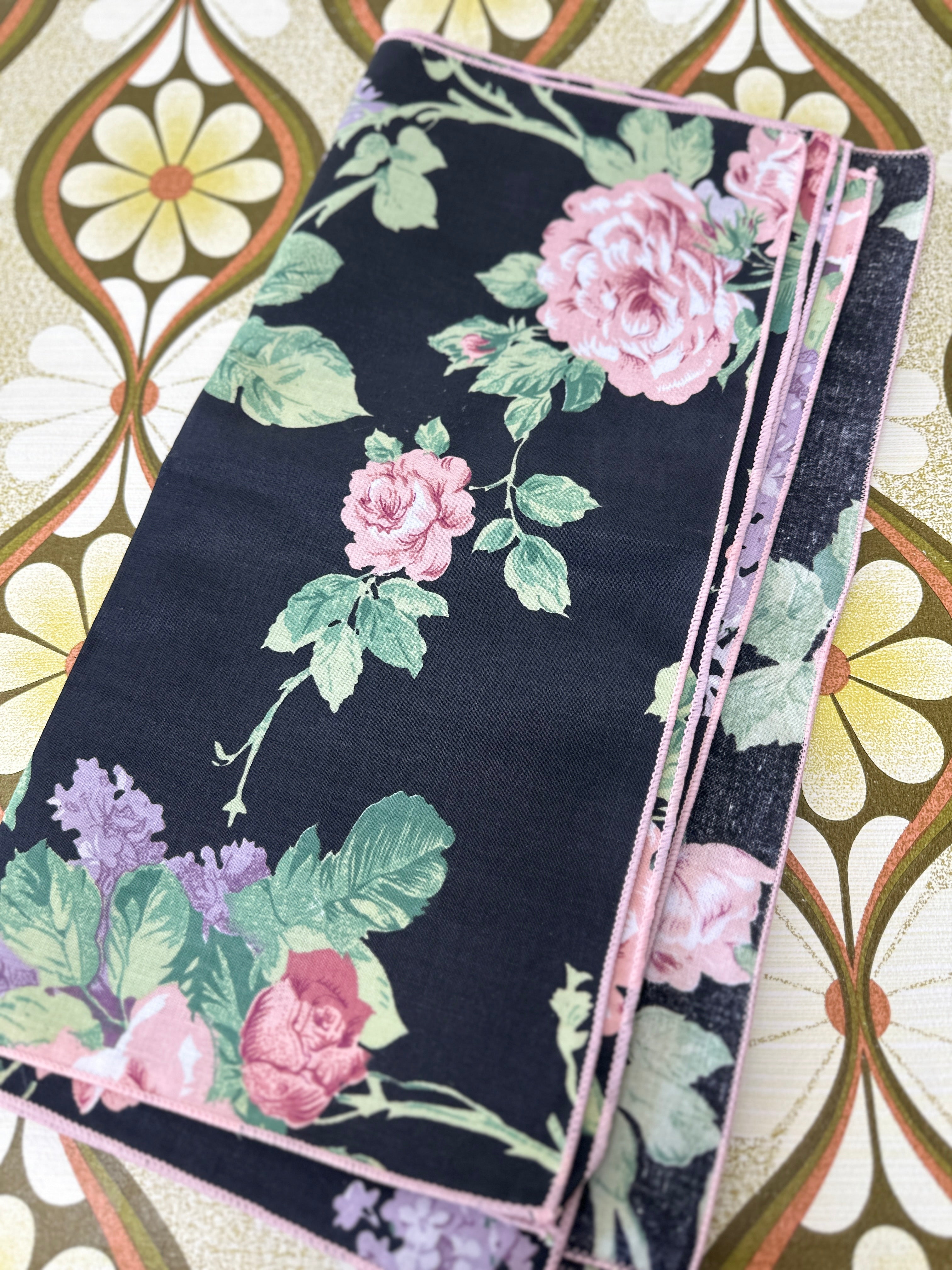 Gorgeous Set of UNUSED Napkins EIGHT