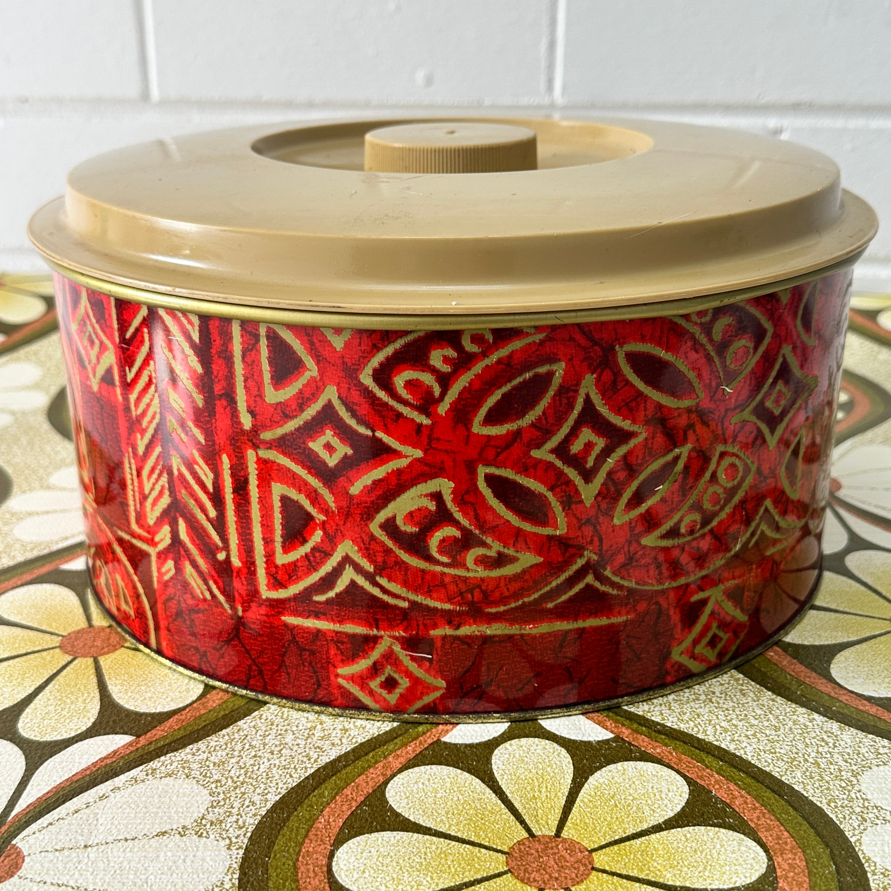 WILLOW Biscuit Tin Retro Kitchen