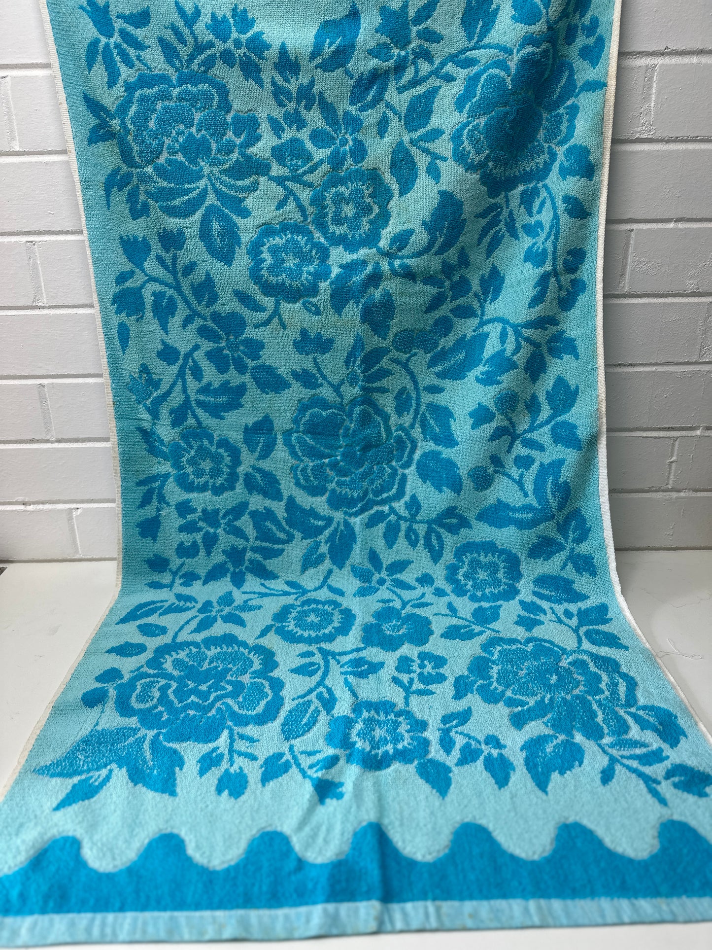 Beautiful Blue Vintage Towel UNUSED – Pink Peacock