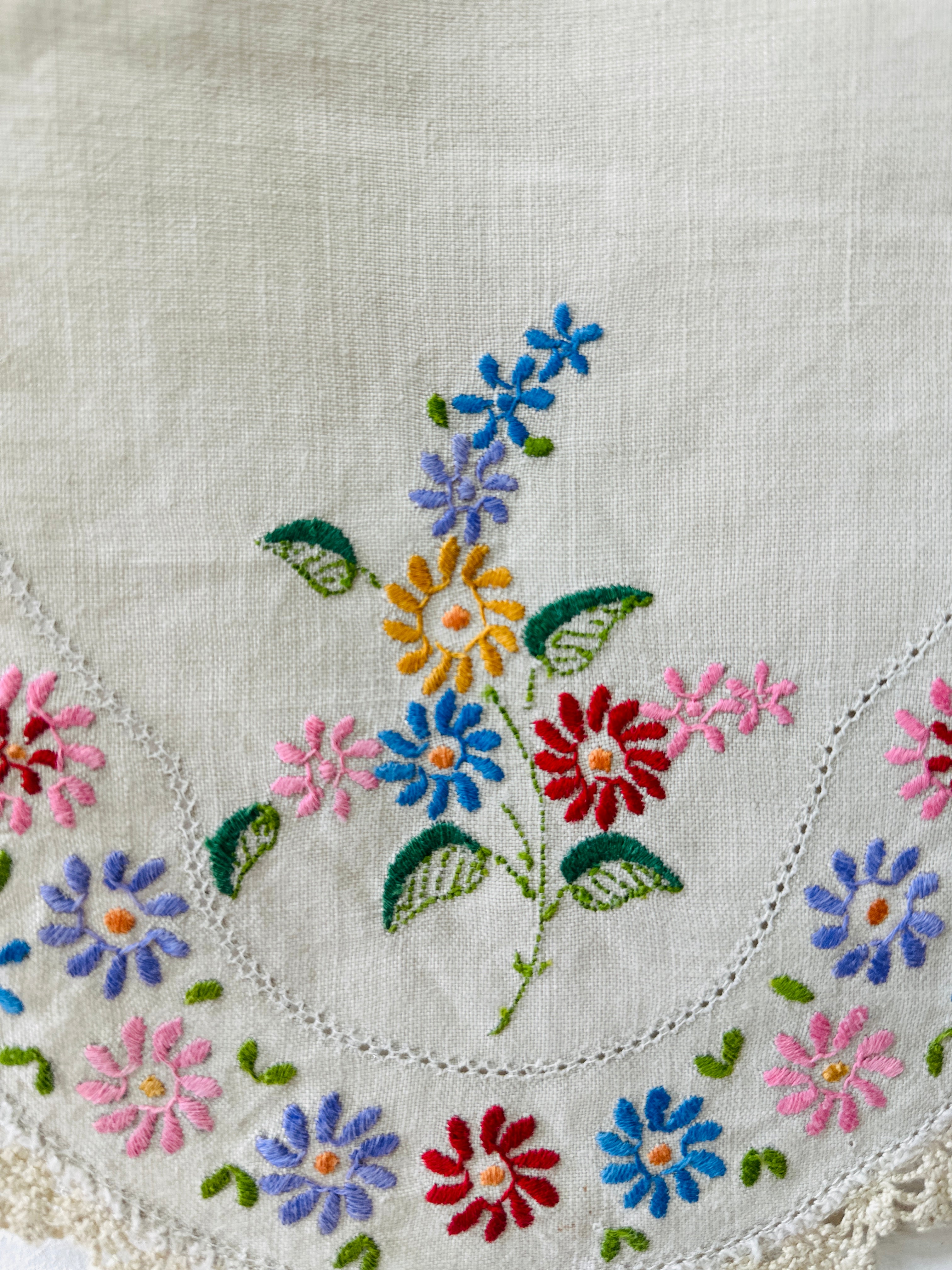Huge Vintage Linen Doily DIVINE