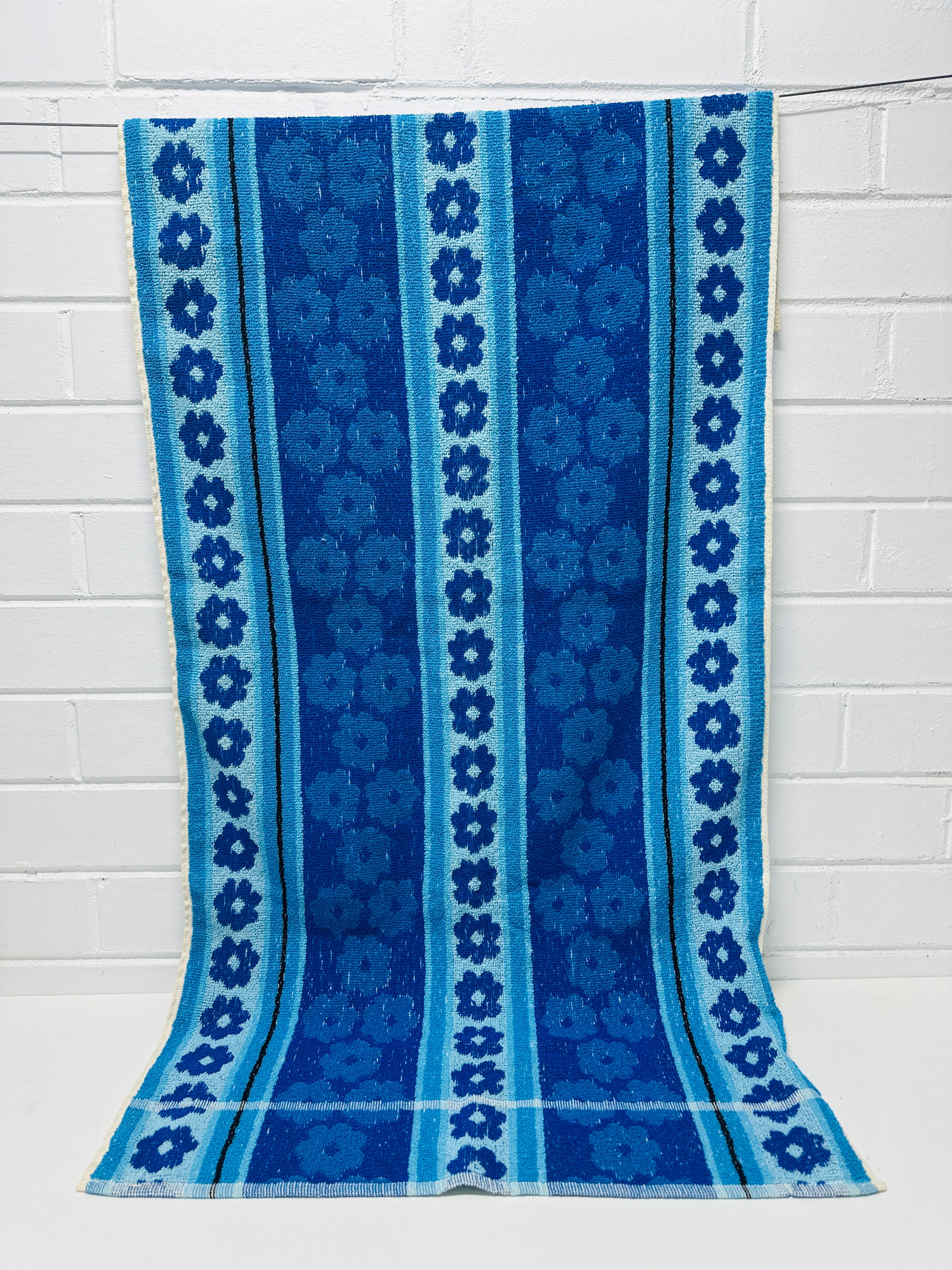 UNUSED Vintage Blue Floral Cotton Bath Towel PALM BEACH