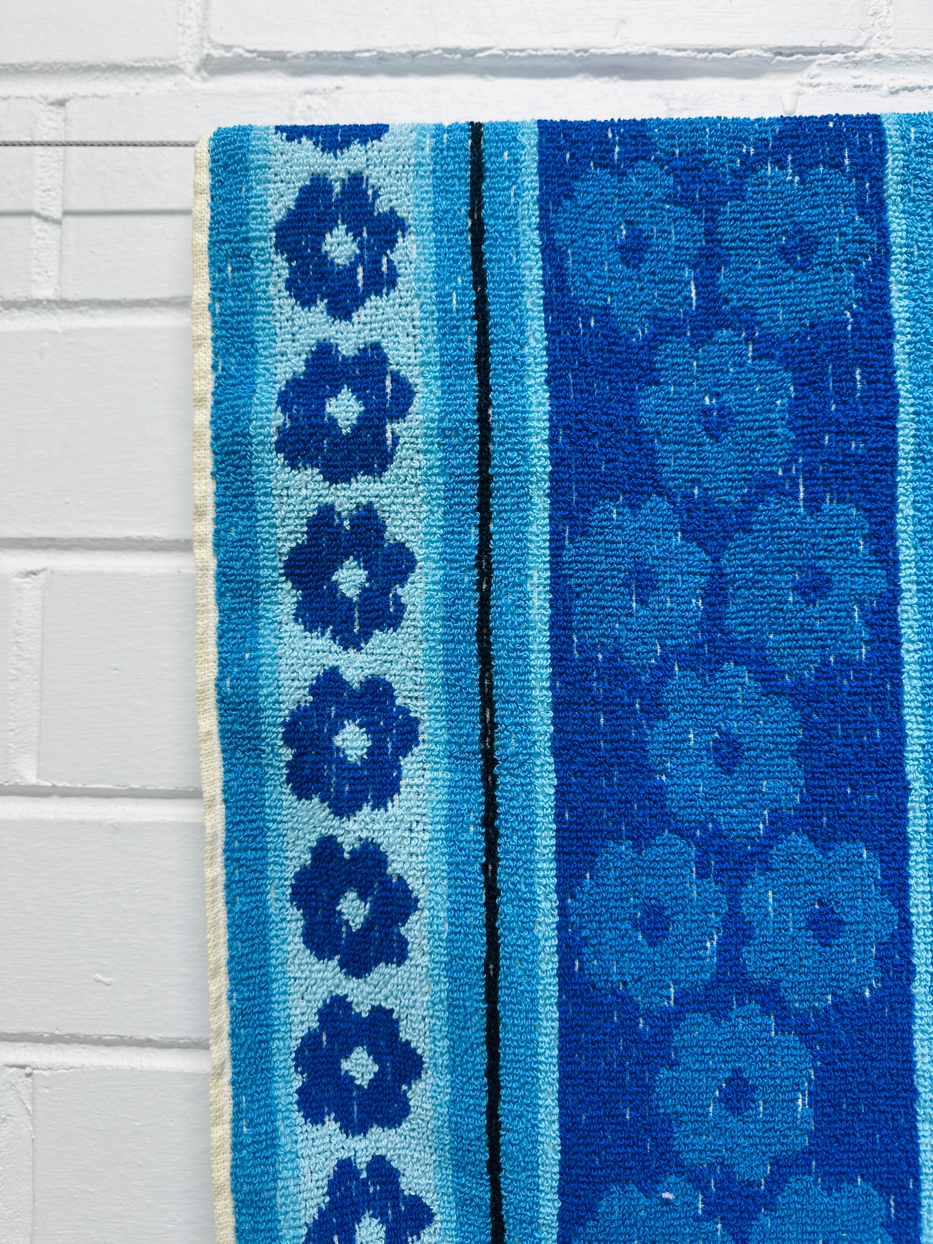 UNUSED Vintage Blue Floral Cotton Bath Towel PALM BEACH