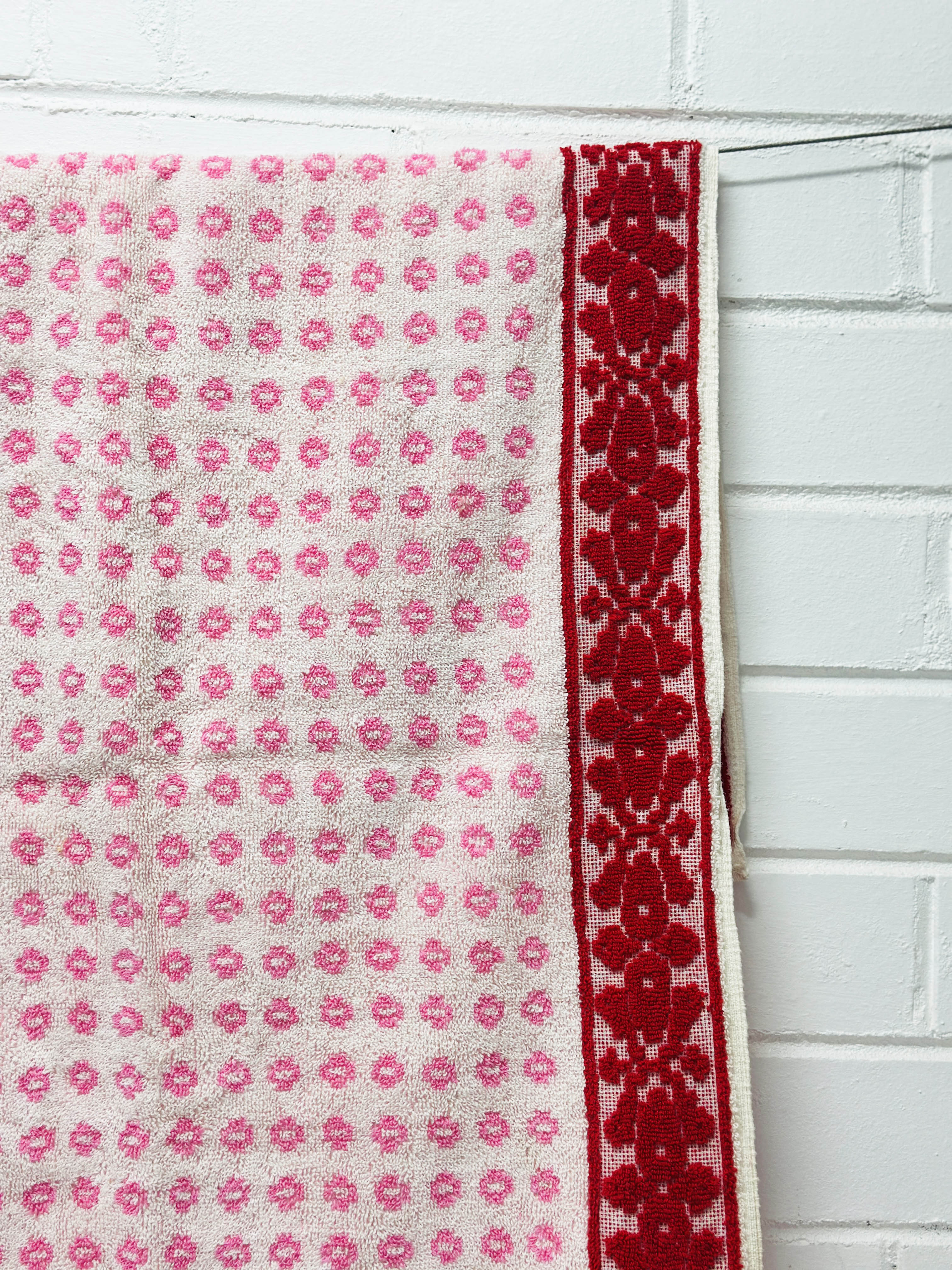 UNUSED Vintage PINK Cotton Bath Towel DICKIES
