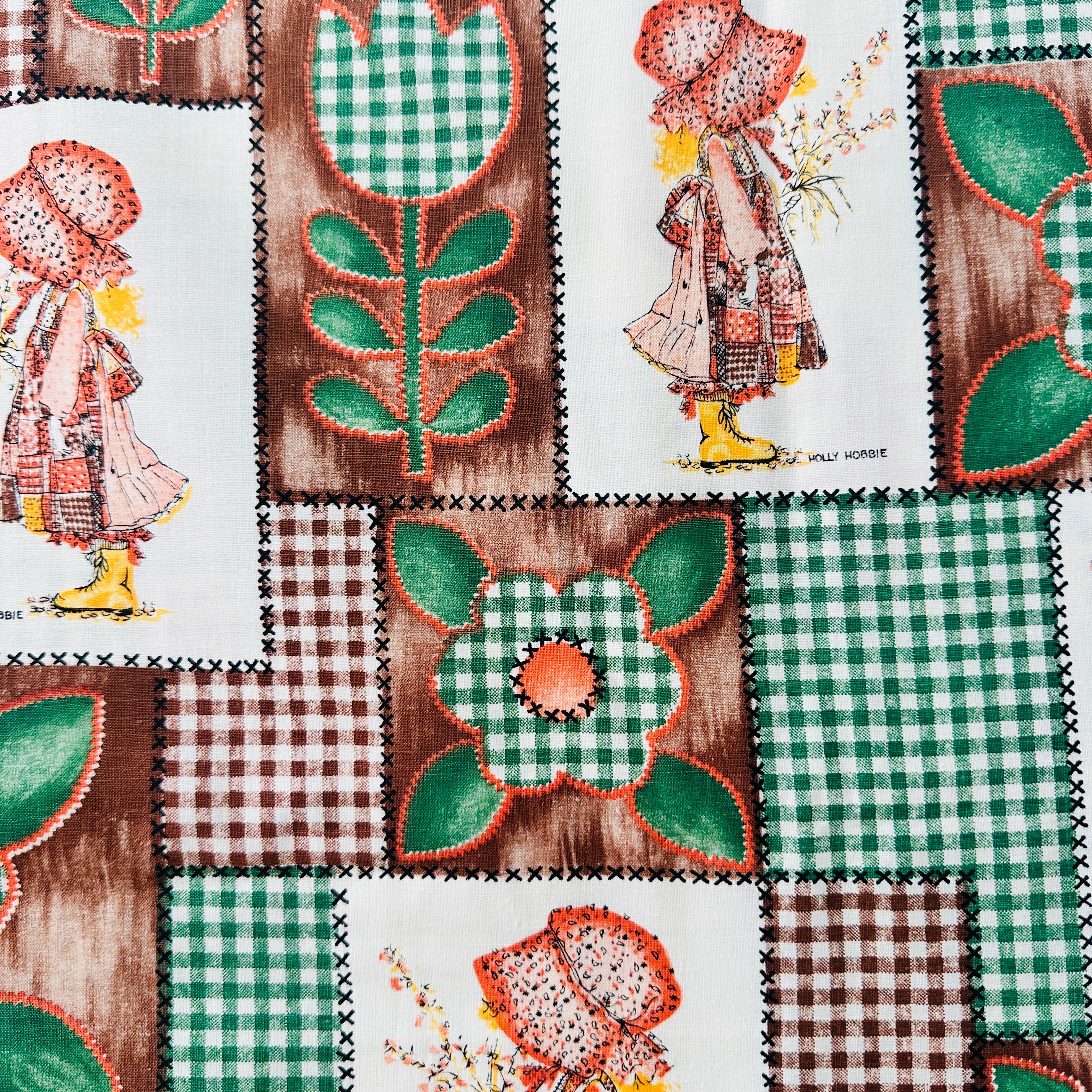 400cms Wonderful Holly HOBBIE Cotton Fabric Beautiful