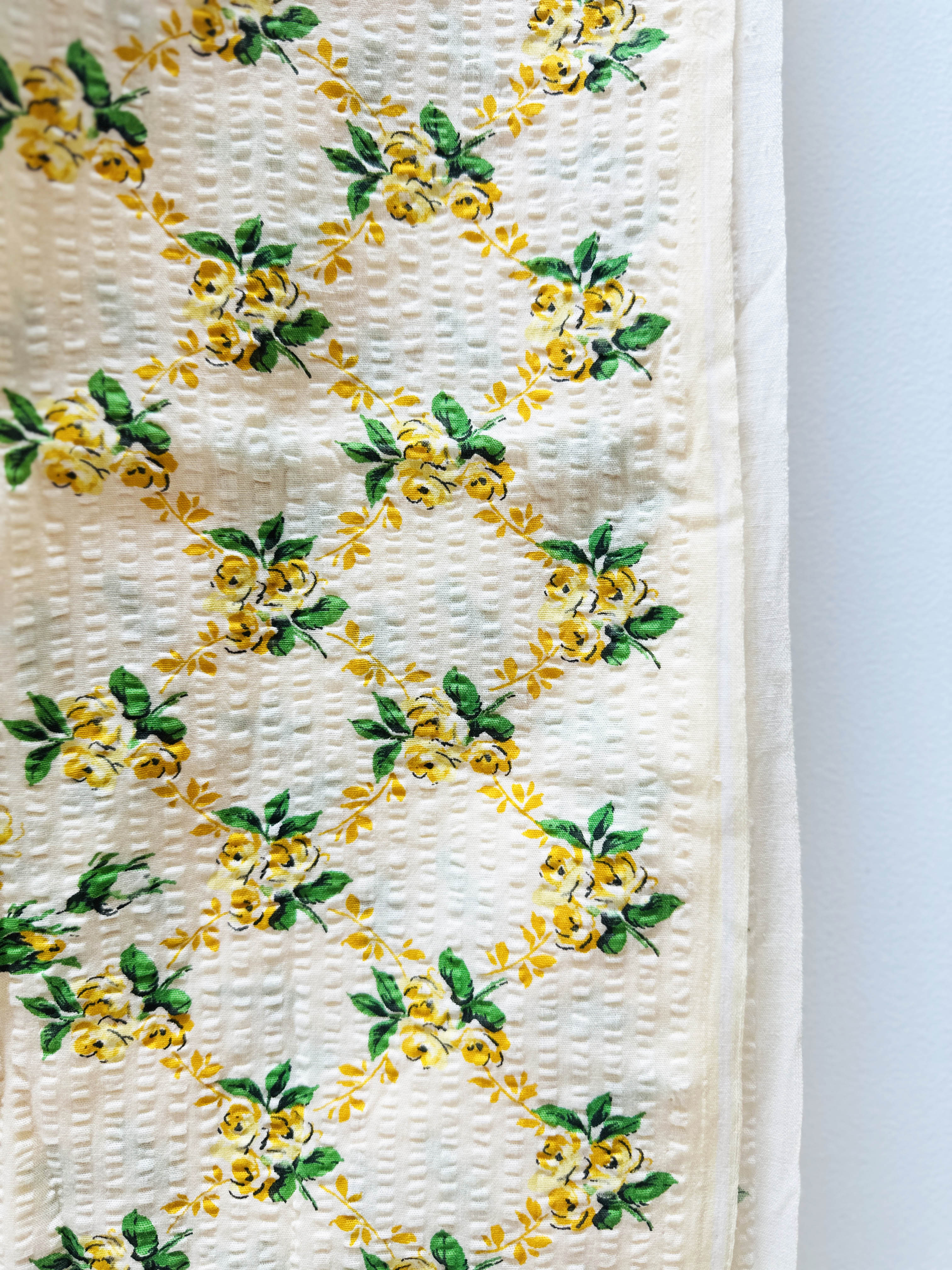200cms Adorable Vintage Floral Cotton Fabric