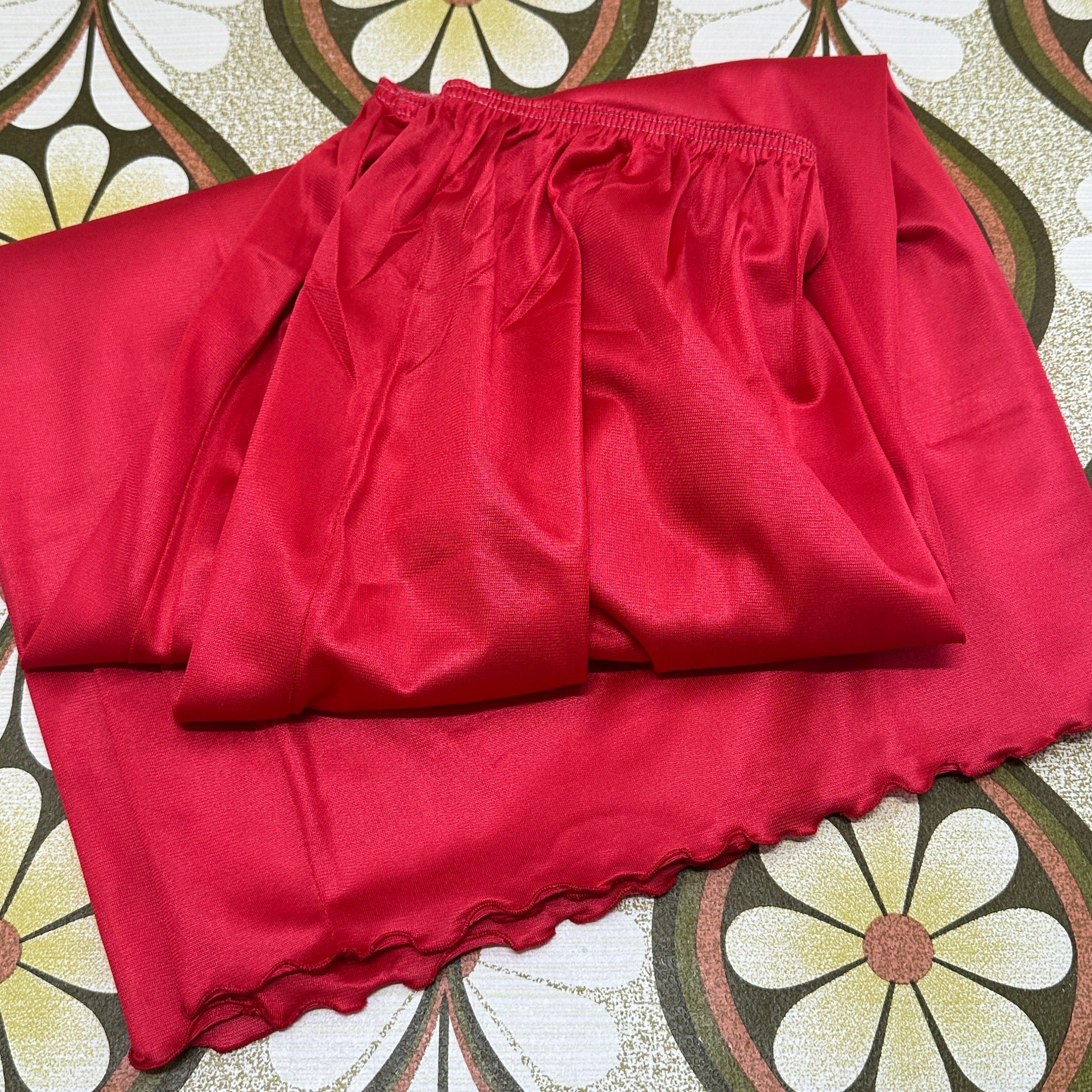 Unworn SLIP Pretty Bright RED