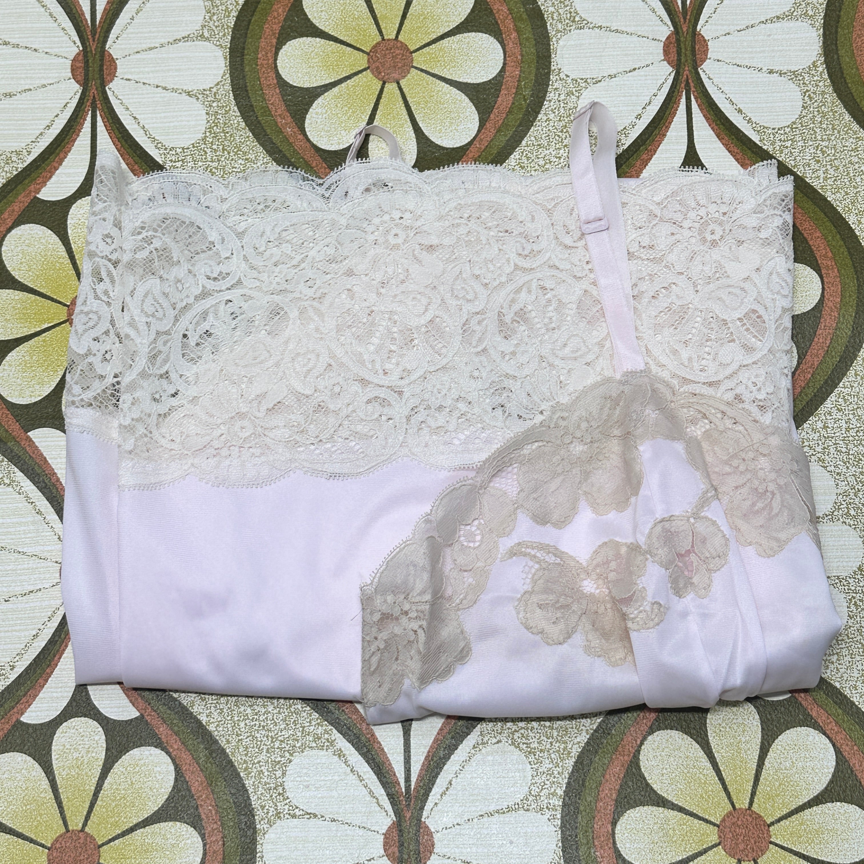 Unworn SLIP Beautiful Lace Vintage