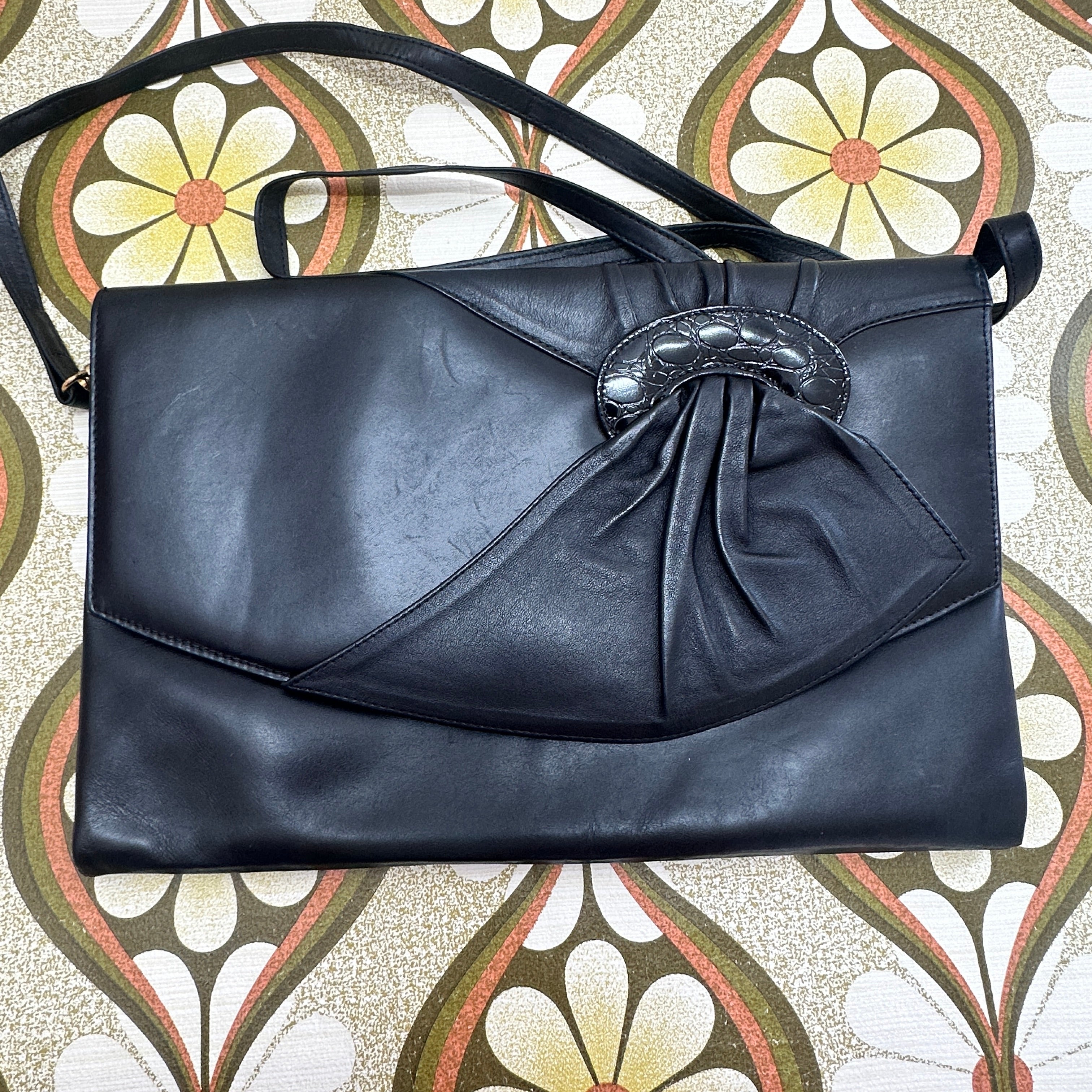 Beautiful Leather Handbag 80's FUN Excellent Condition