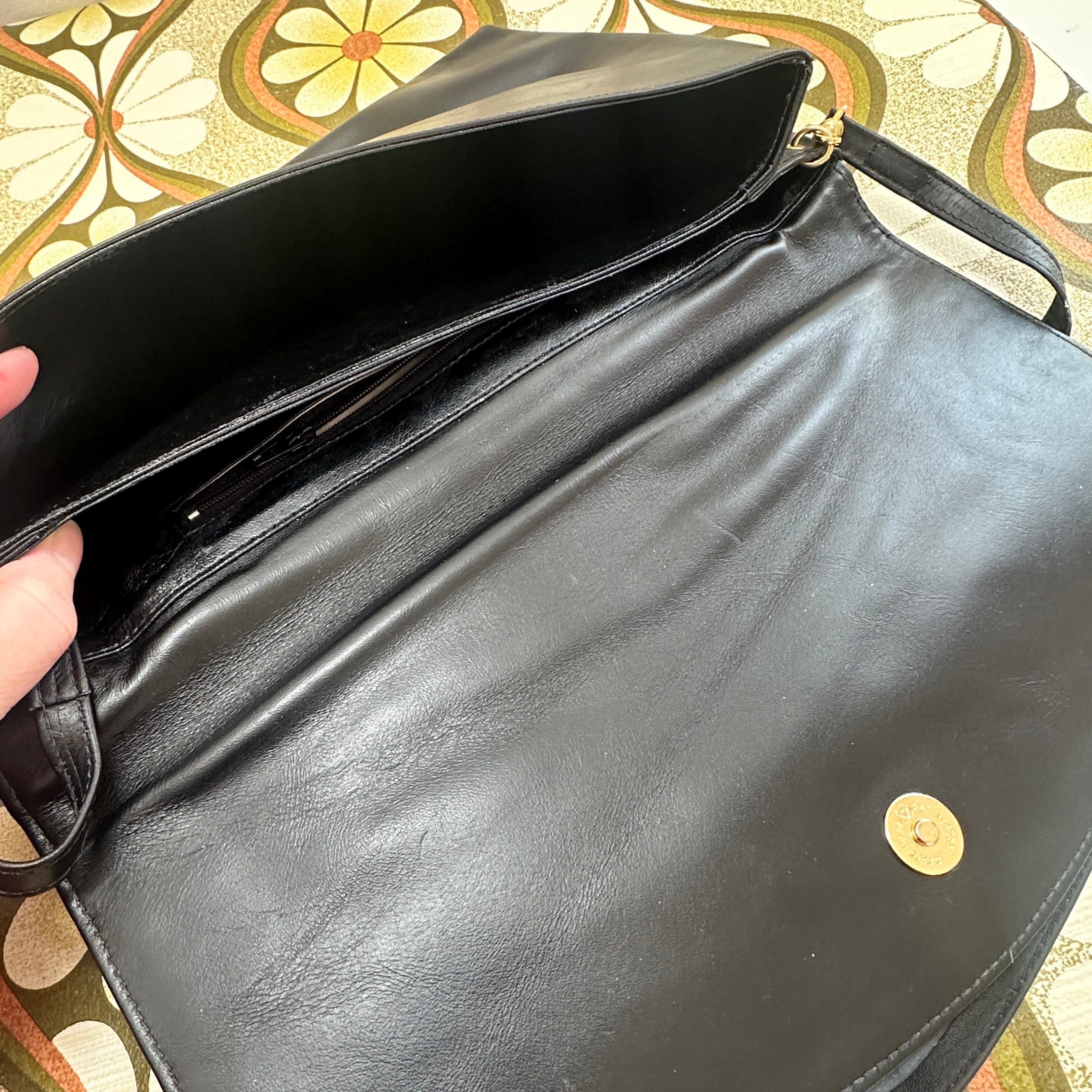 Beautiful Leather Handbag 80's FUN Excellent Condition