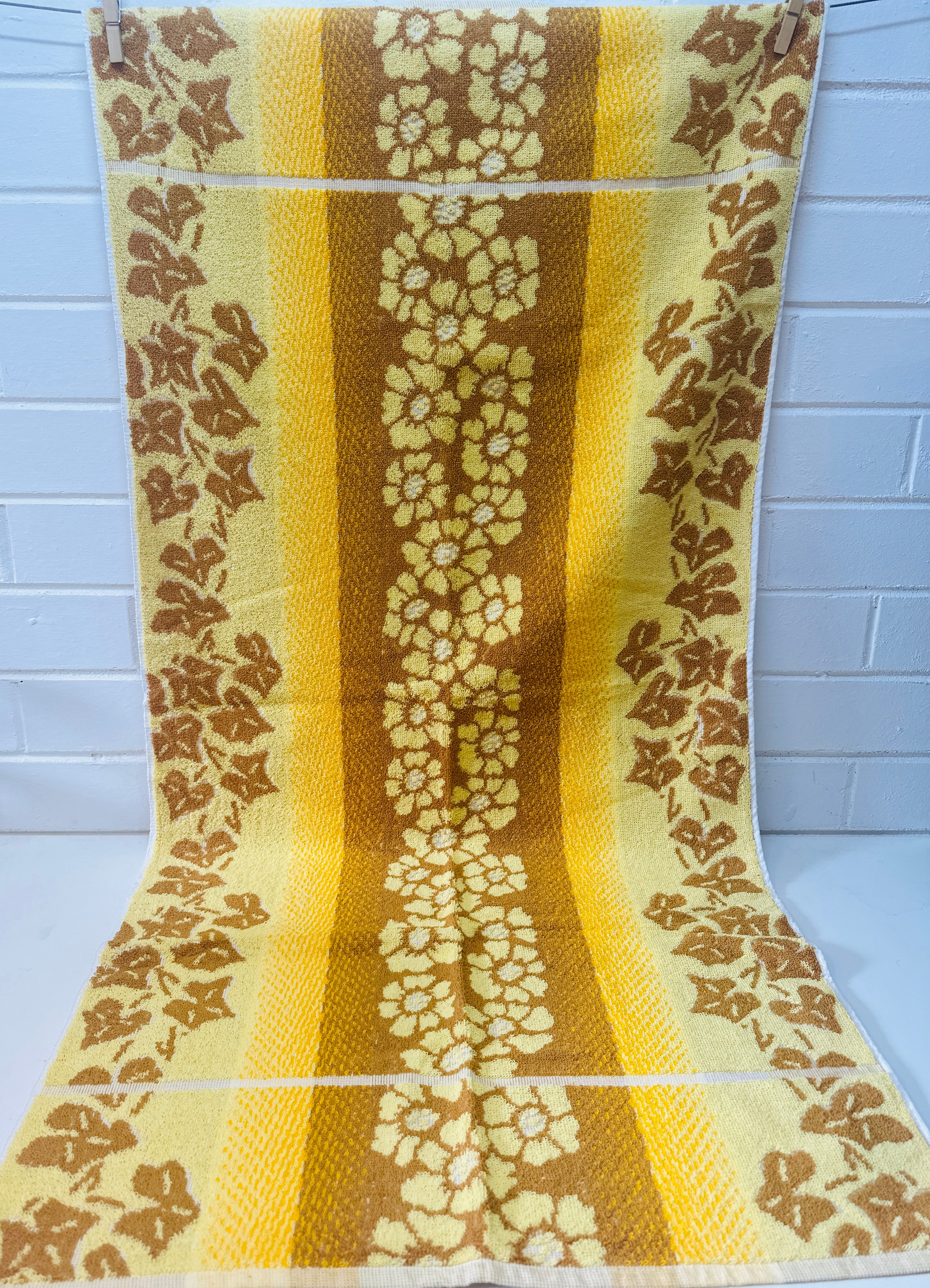 UNUSED VINTAGE Dri-Glo Bath Towel