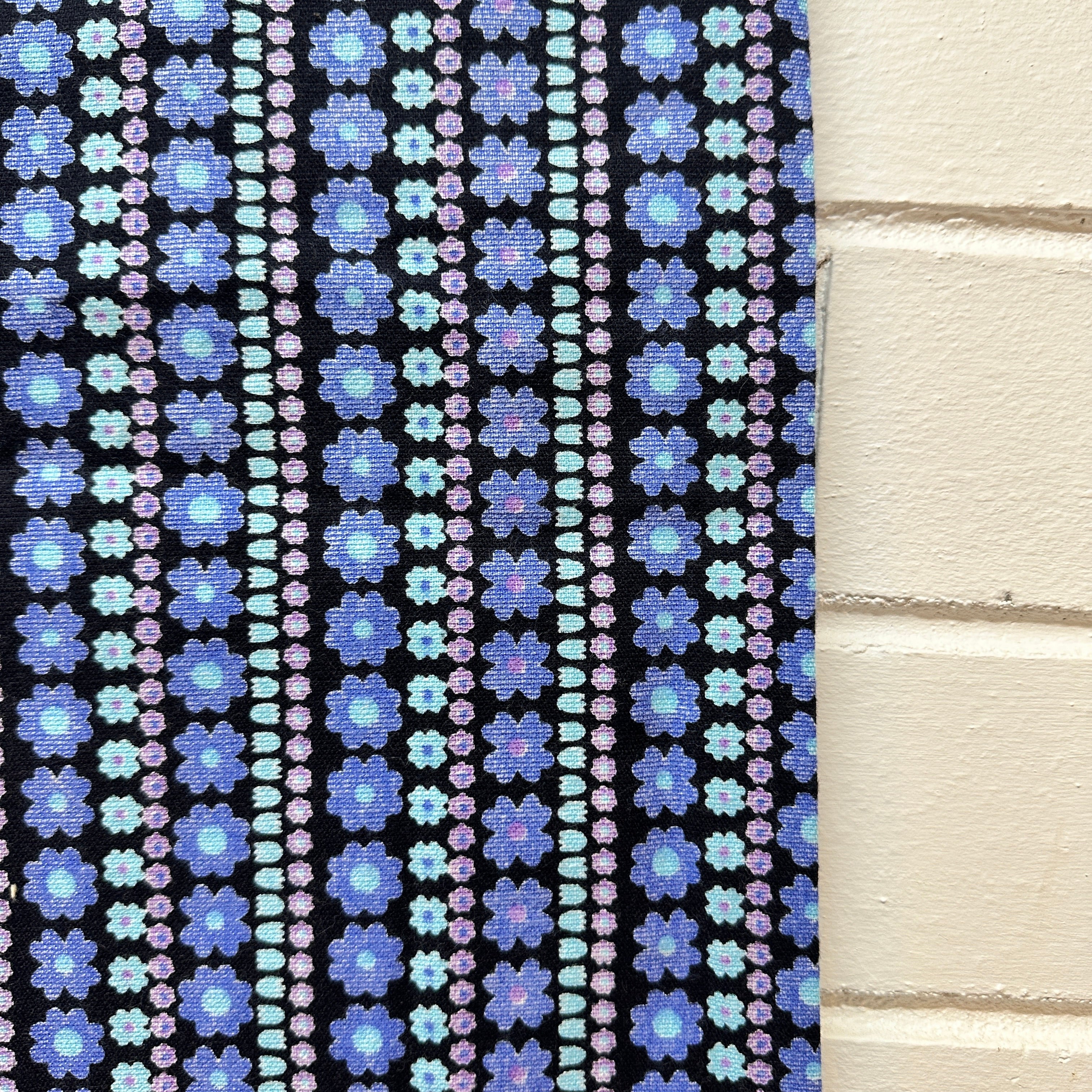 250cms Beautiful Purple & Blue Vintage Floral Fabric
