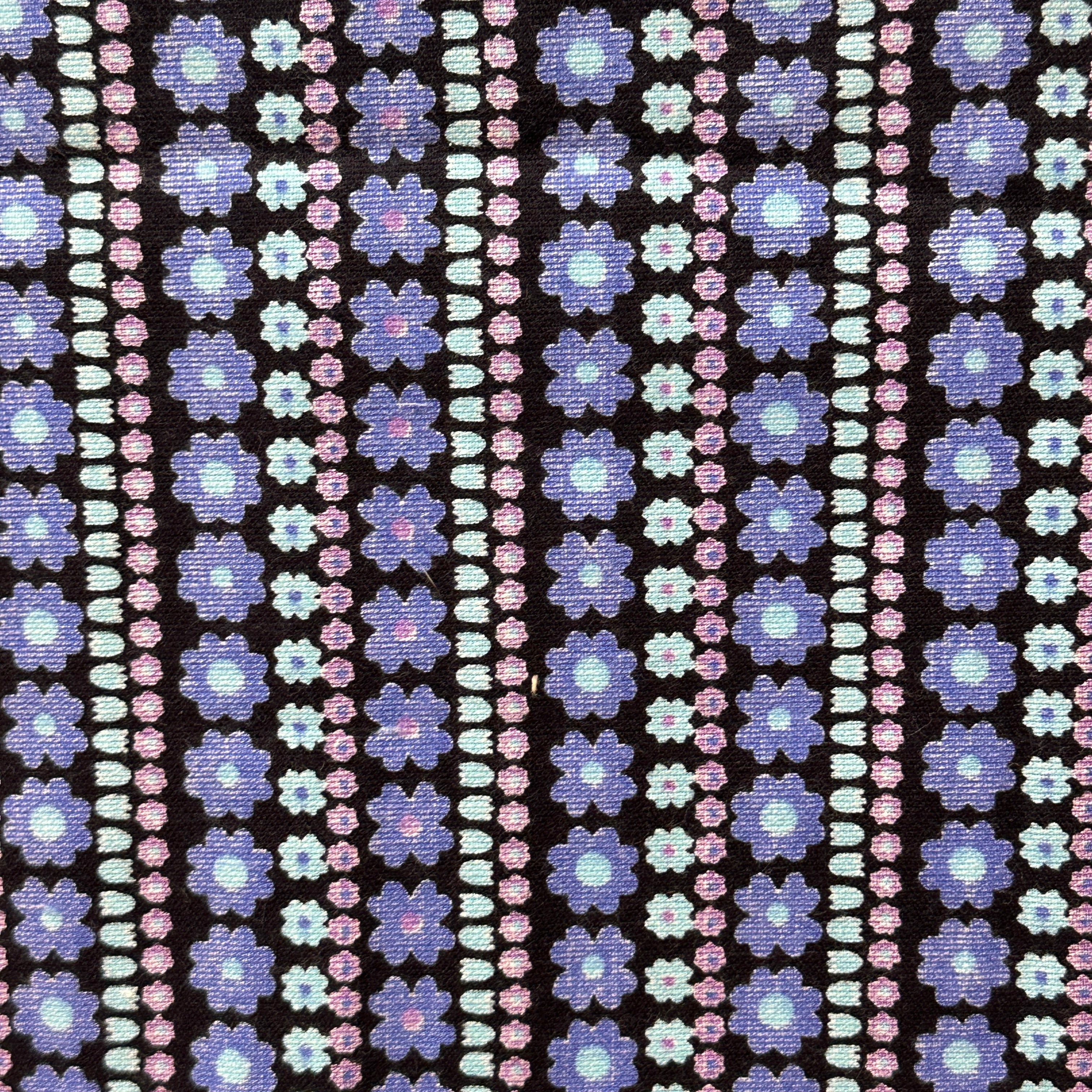250cms Beautiful Purple & Blue Vintage Floral Fabric