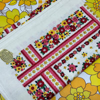 STUNNING Unused Vintage Tablecloth PRETTY