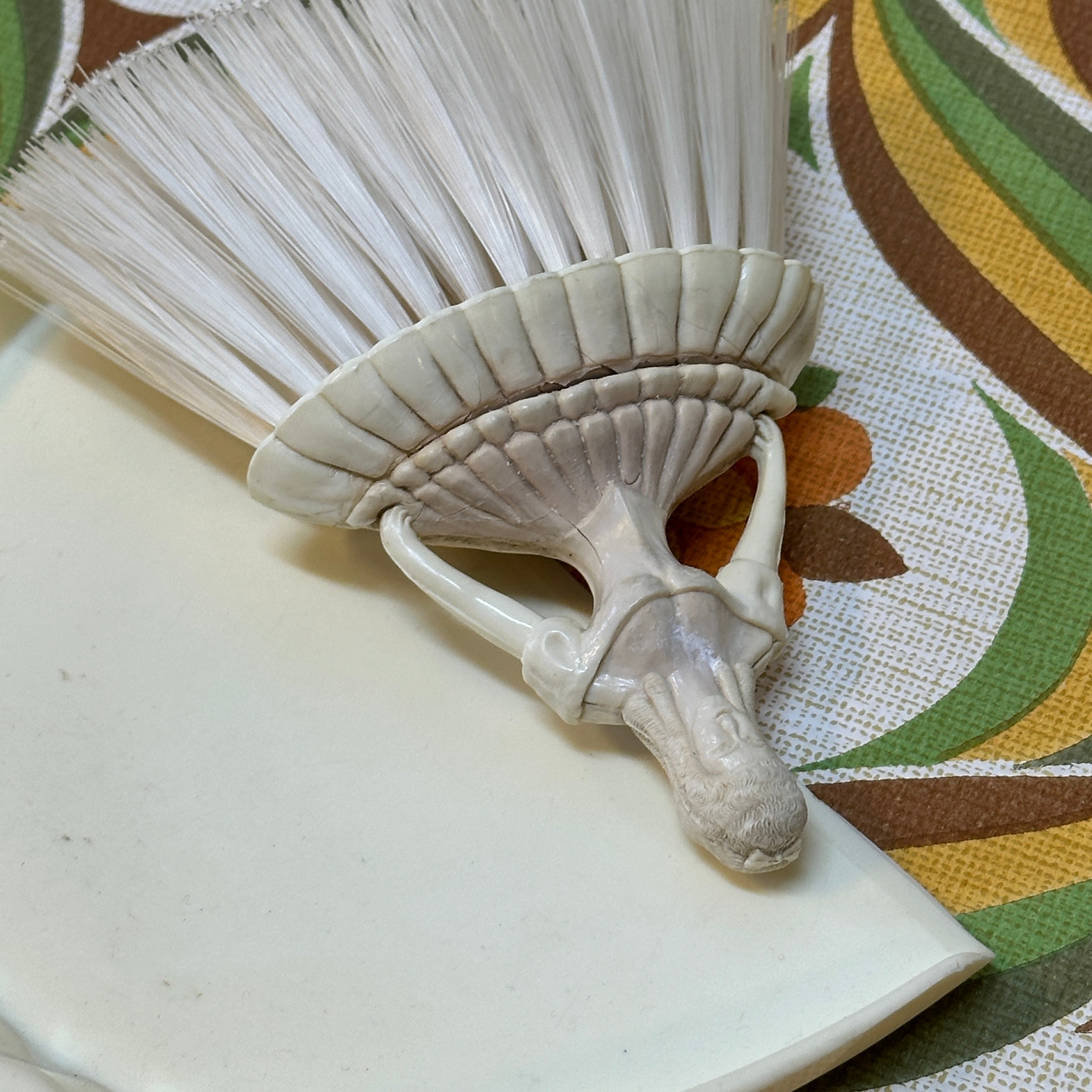 VINTAGE Dust Pan Lady