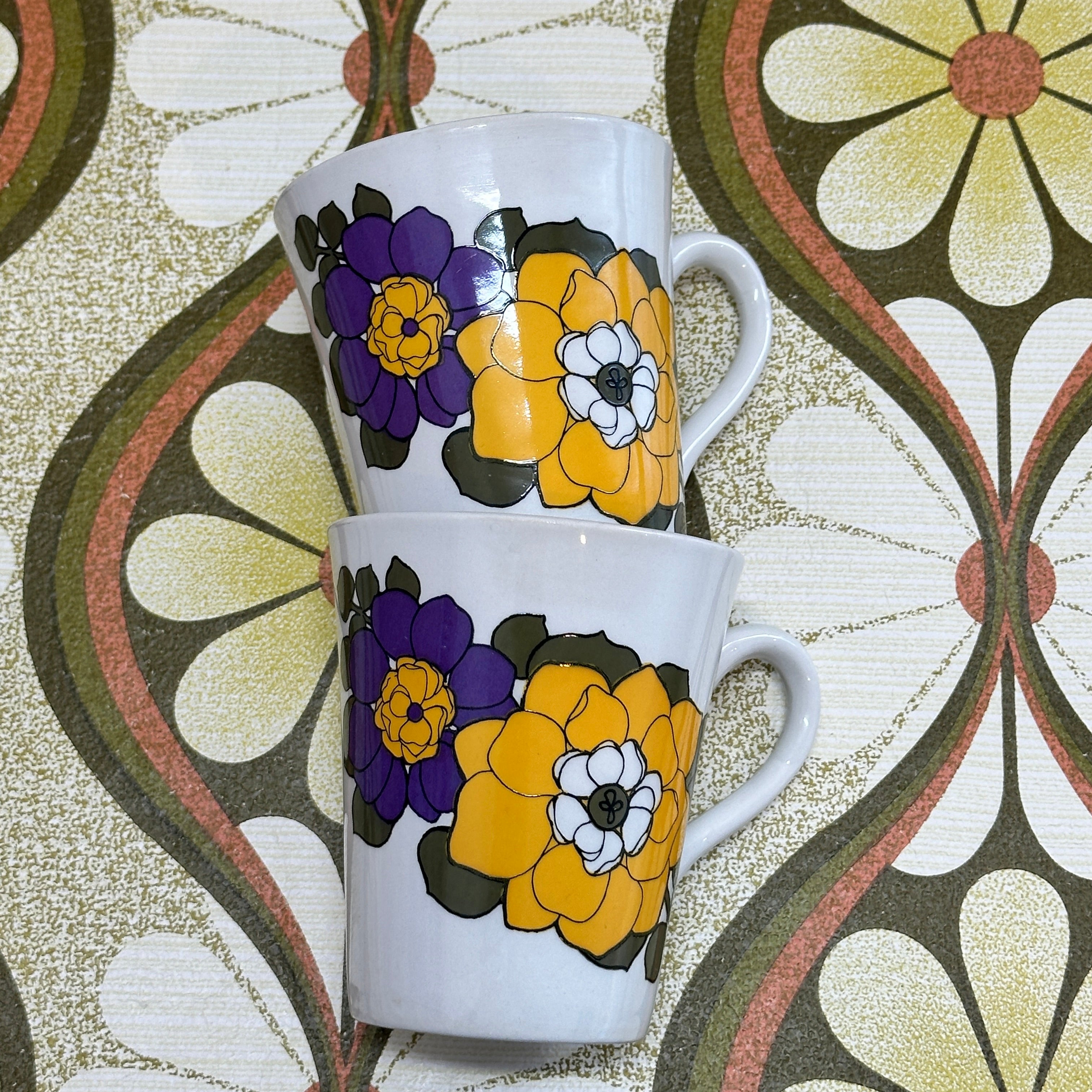 Pair of Cute Vintage Mugs FLORAL Retro